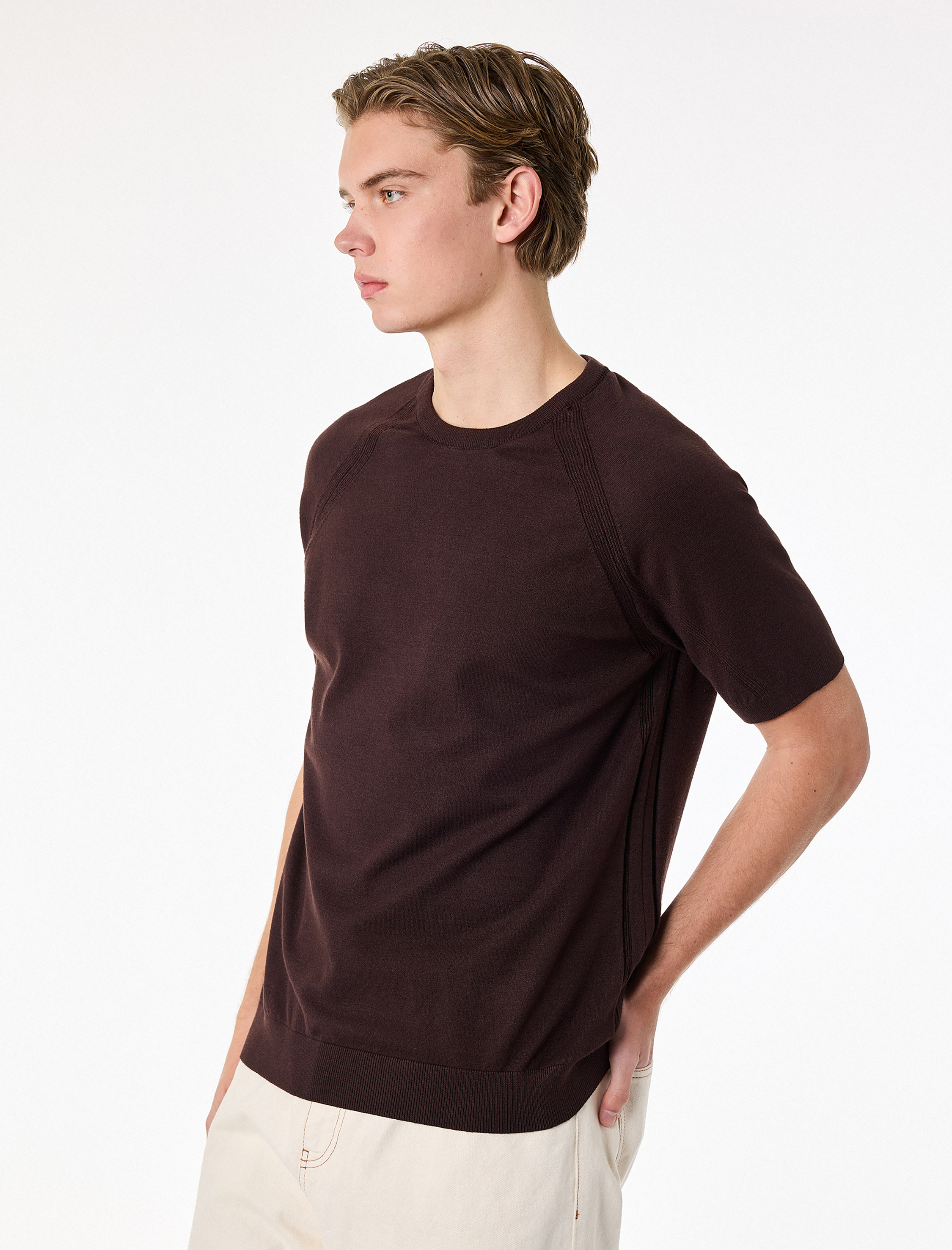   Regular Fit Viskon Karışımlı Örgü Detaylı Bisiklet Yaka Kısa Kollu Triko Tişört