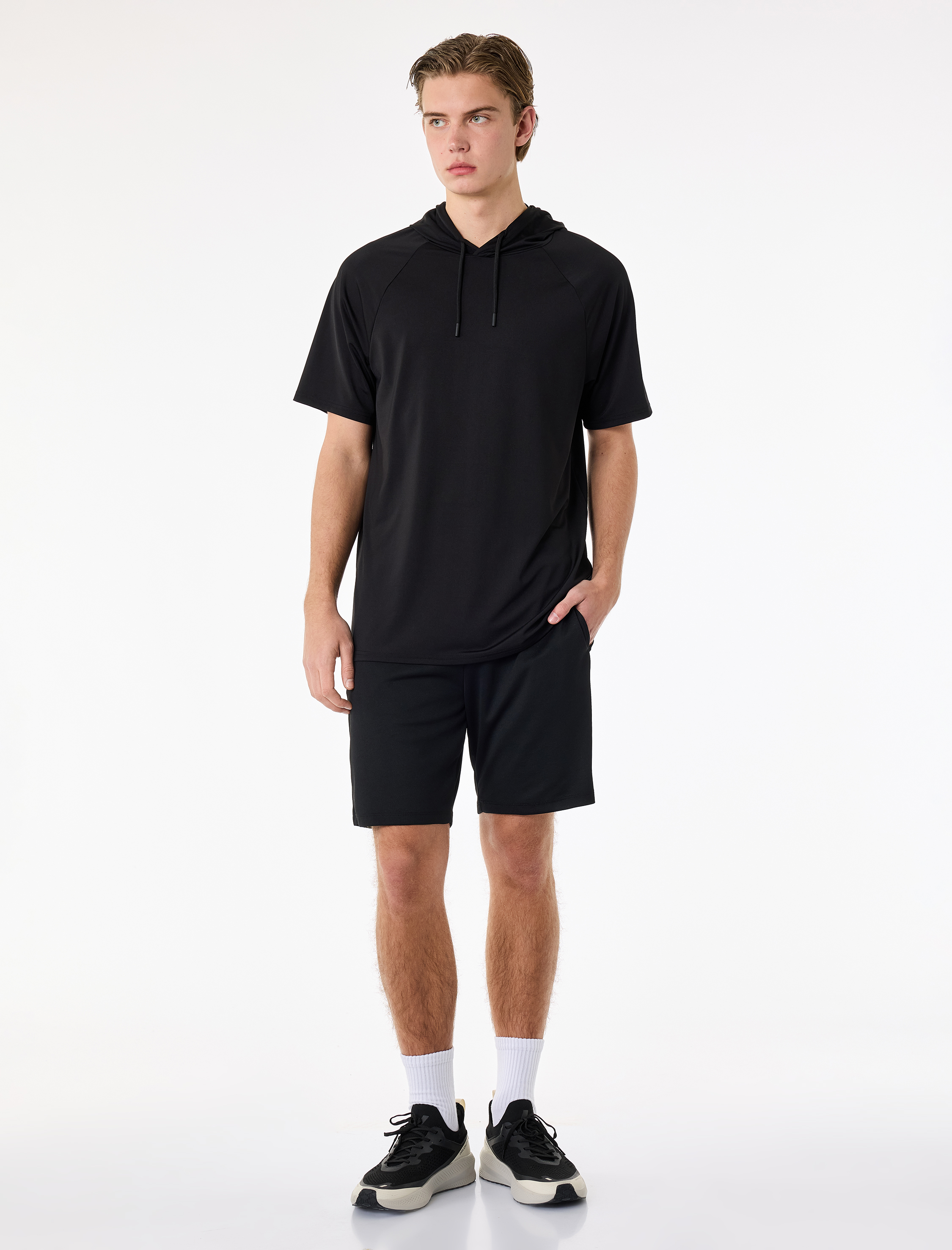   Rahat Kalıp Kısa Kollu Kapüşonlu Spor Tişört