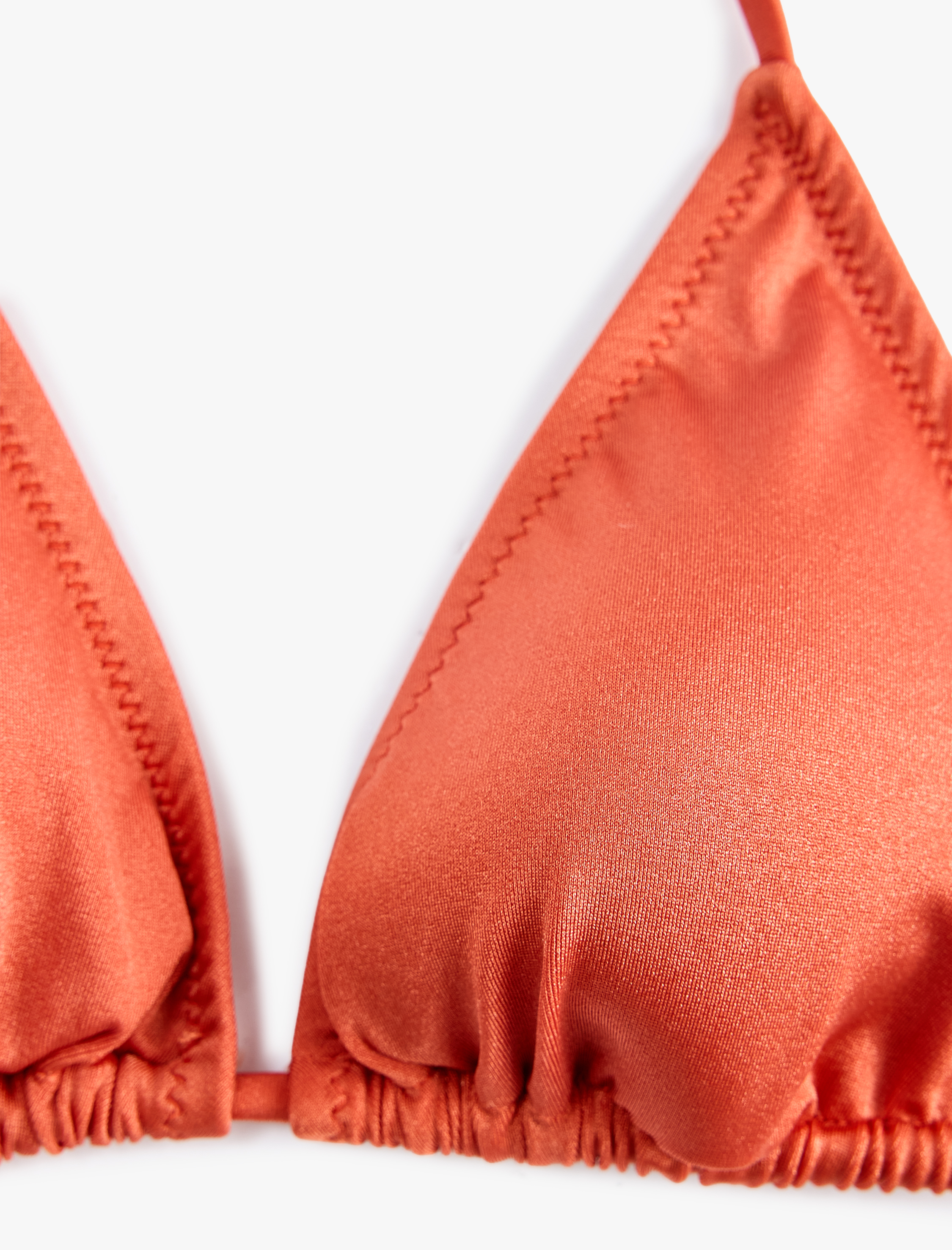   Boyundan Bağlamalı Üçgen Bikini Üstü