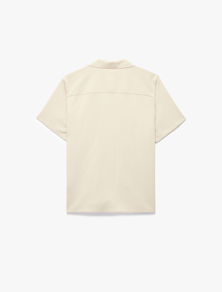  Regular Fit Kısa Kollu Dokulu Apaş Yaka Gömlek