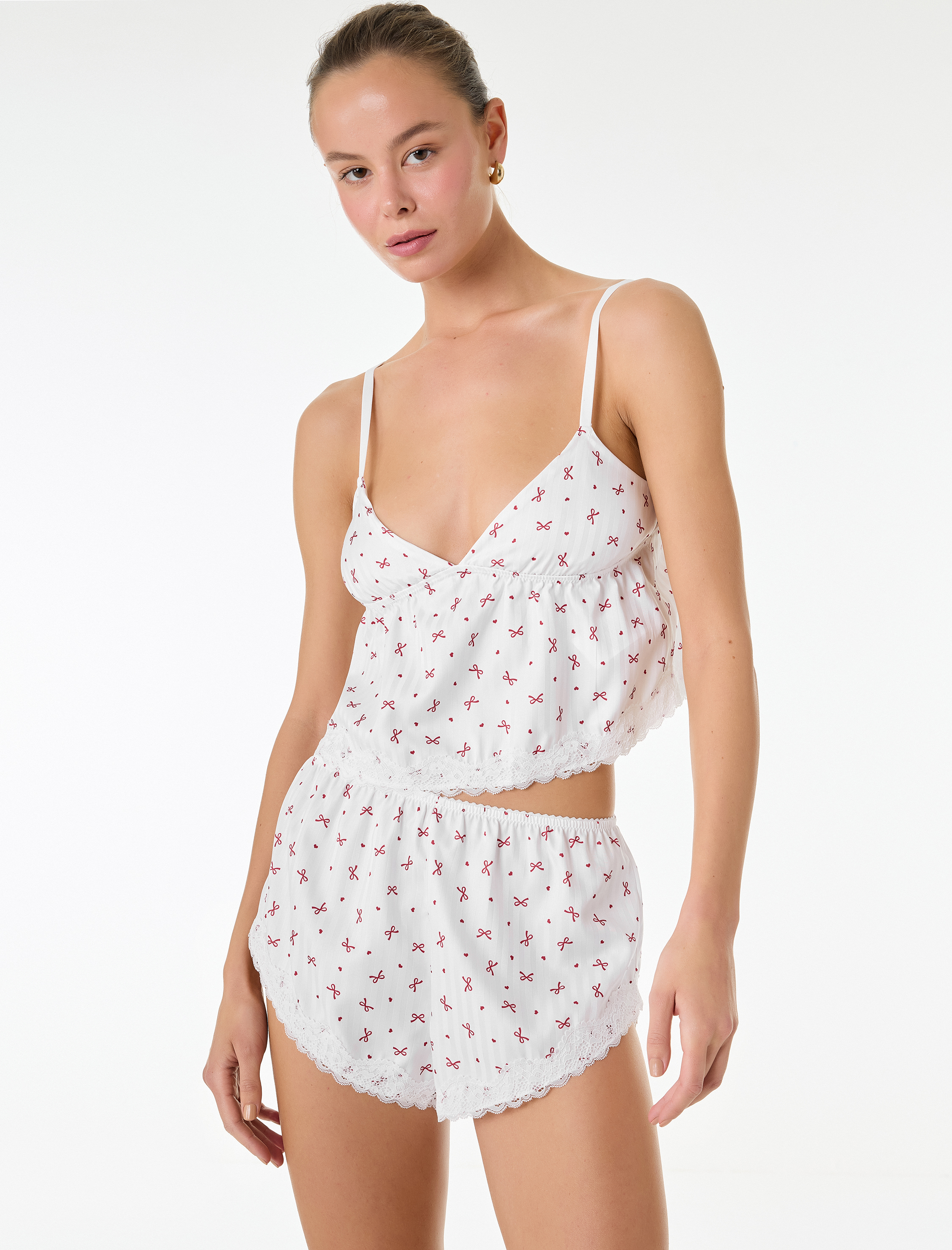   Fiyonk Baskılı Dantel Detaylı V Yaka Askılı Pijama Üstü