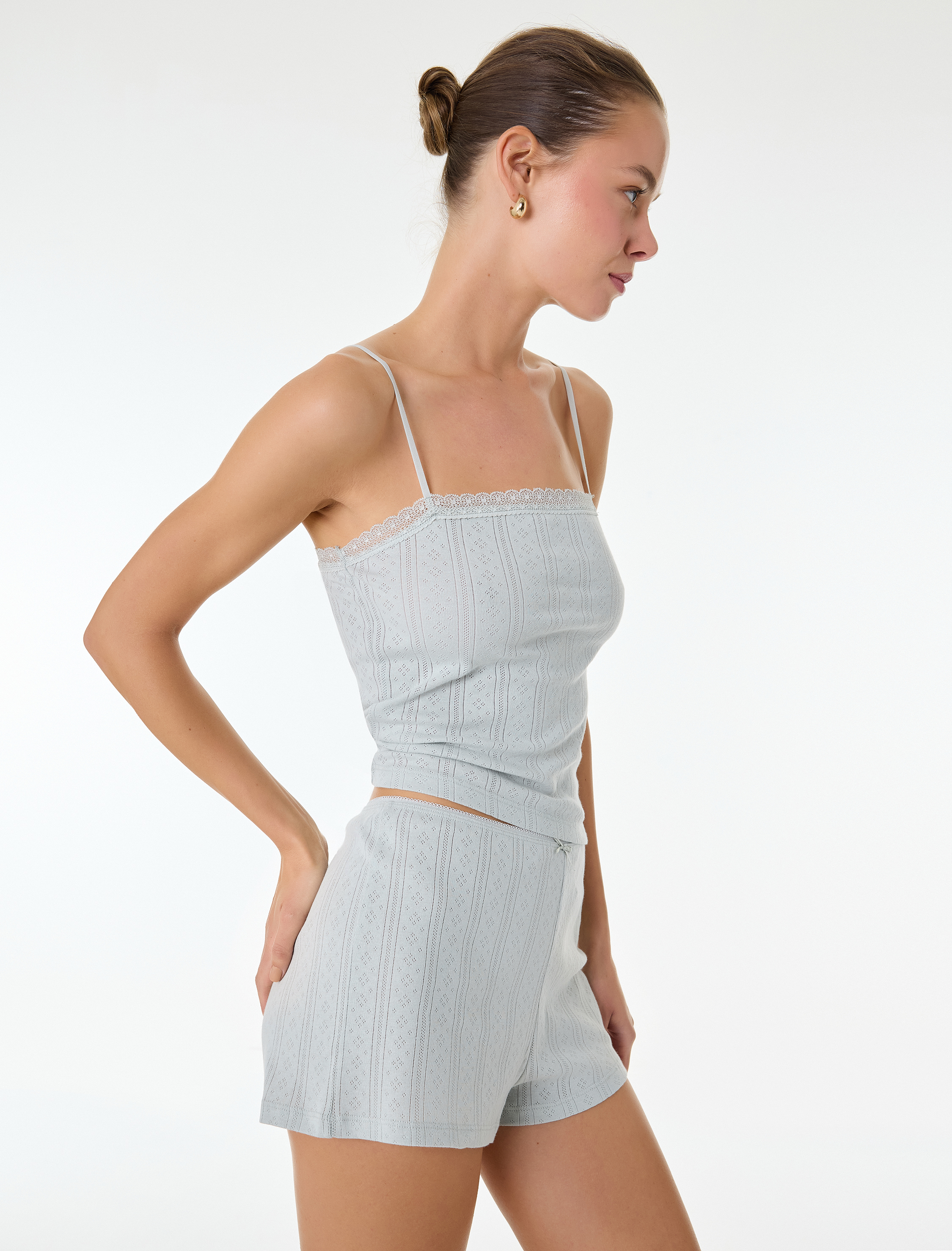   Pamuklu Kare Yaka Askılı Pijama Üstü