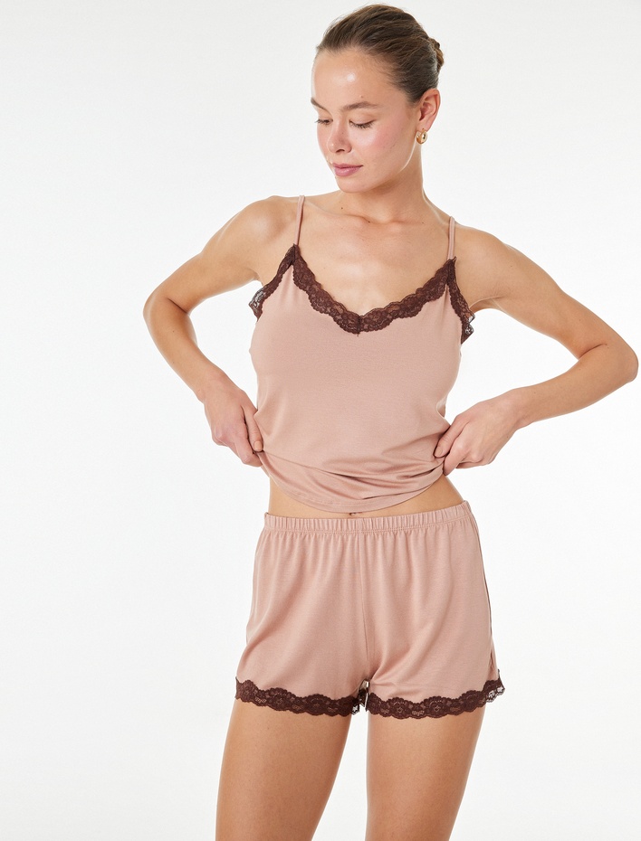  Viskon Kumaş Slim Fit Dantel Detaylı Şort Pijama Altı