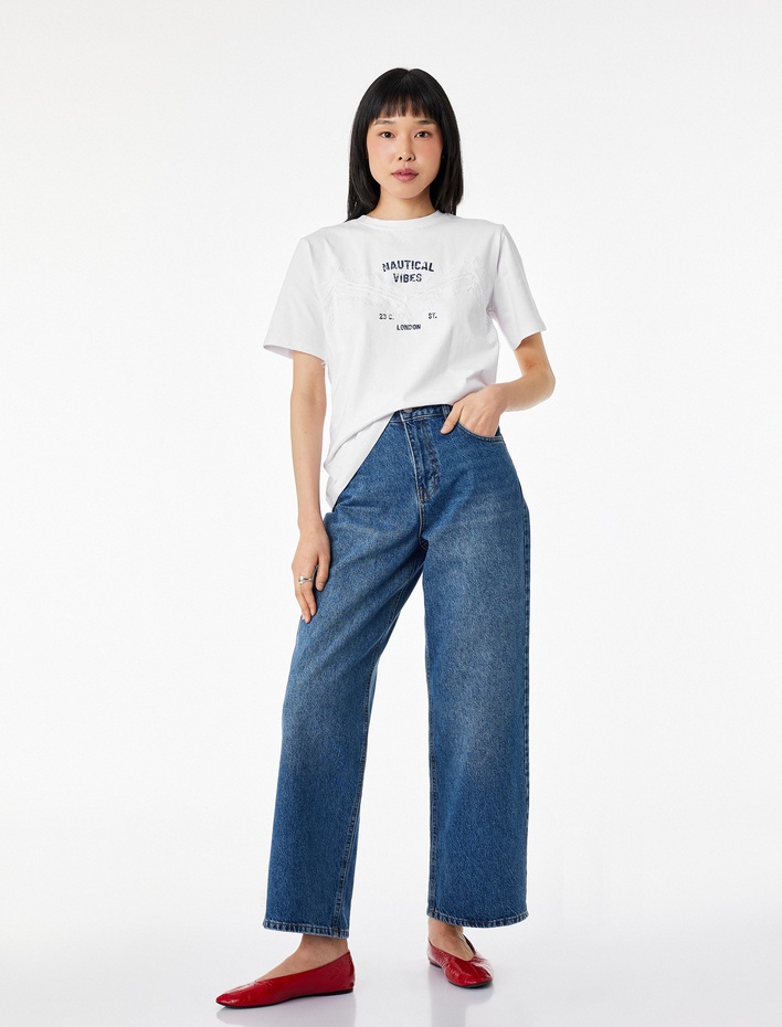  Pamuklu Kısa Kollu Bisiklet Yaka Baskılı Dantel Detaylı Tişört