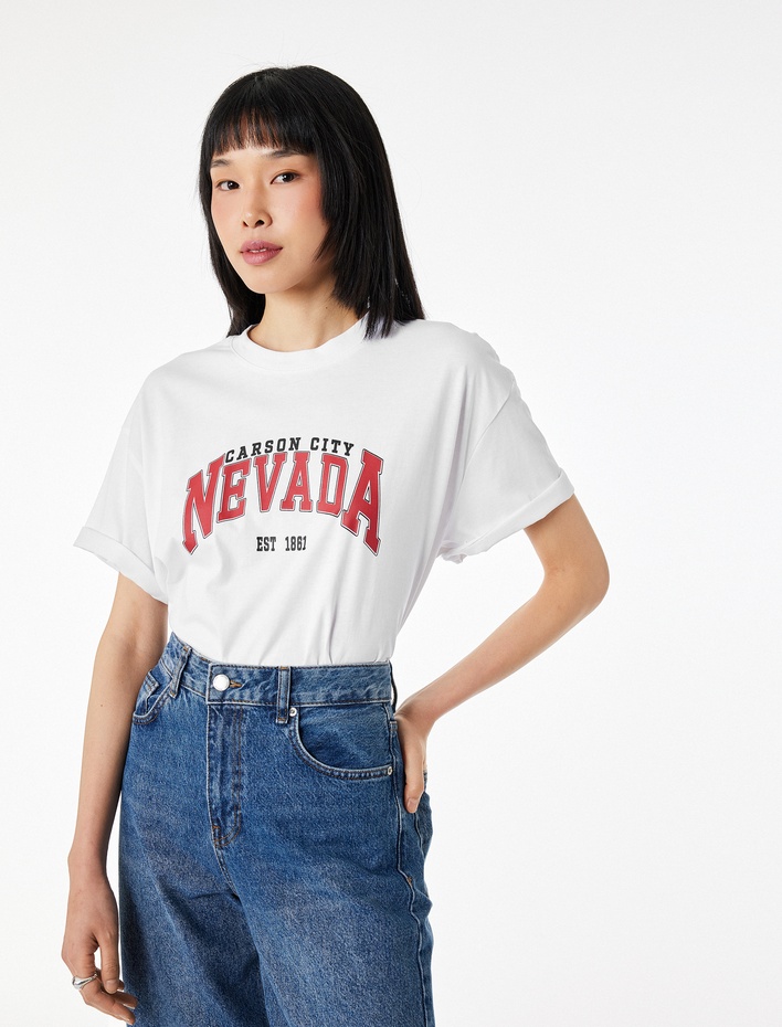  Pamuklu Kısa Kollu Bisiklet Yaka Baskılı Tişört