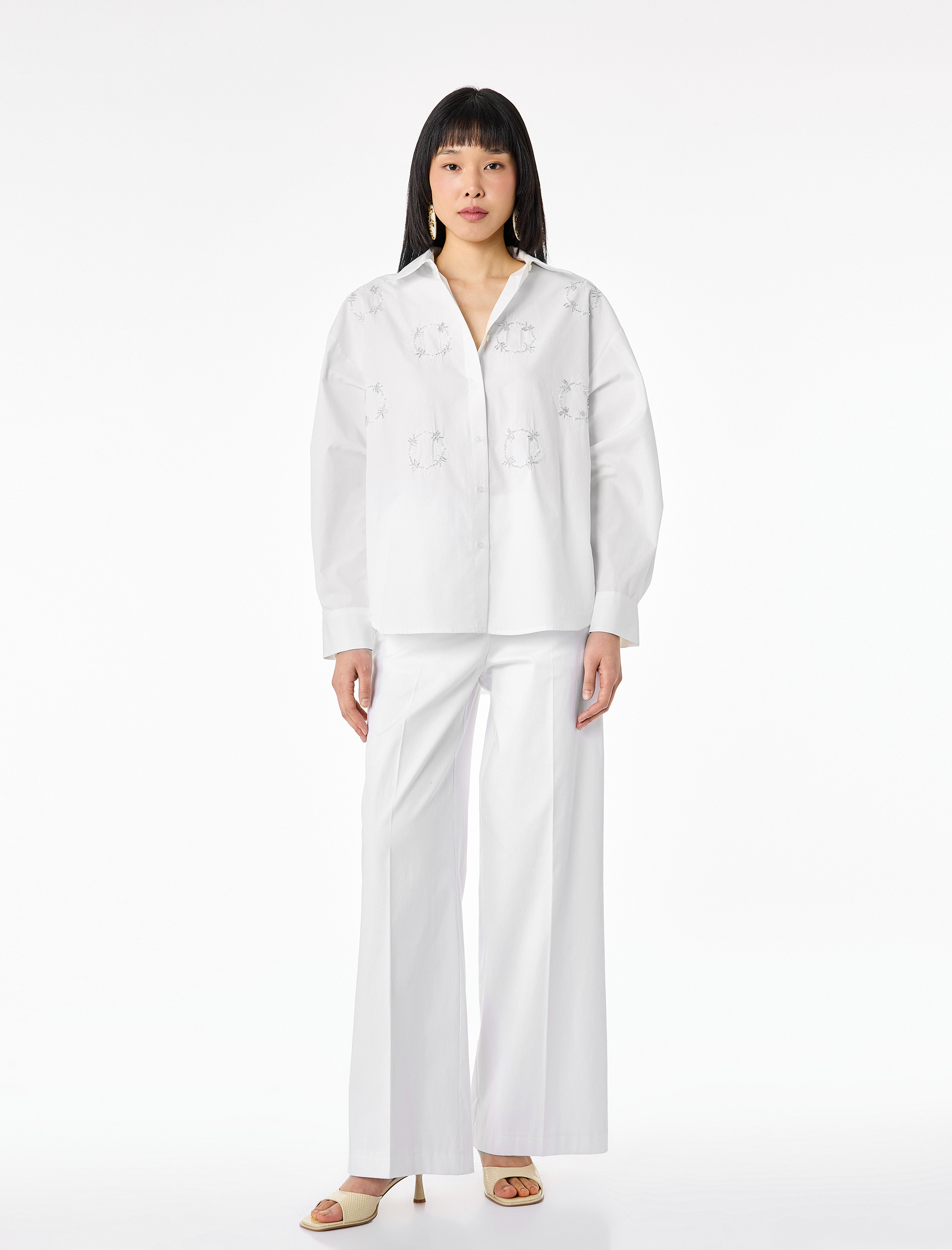 Pamuklu Uzun Kollu Boncuk Nakış Detaylı Poplin Oversize Gömlek