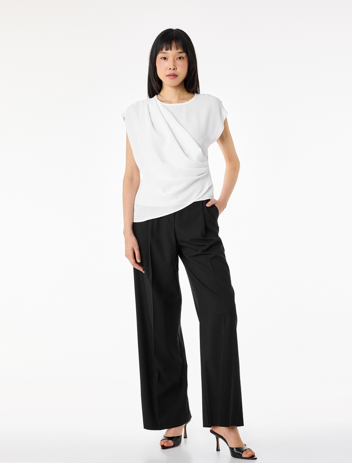  Asimetrik Kesim Kolsuz Bisiklet Yaka Drapeli Bluz