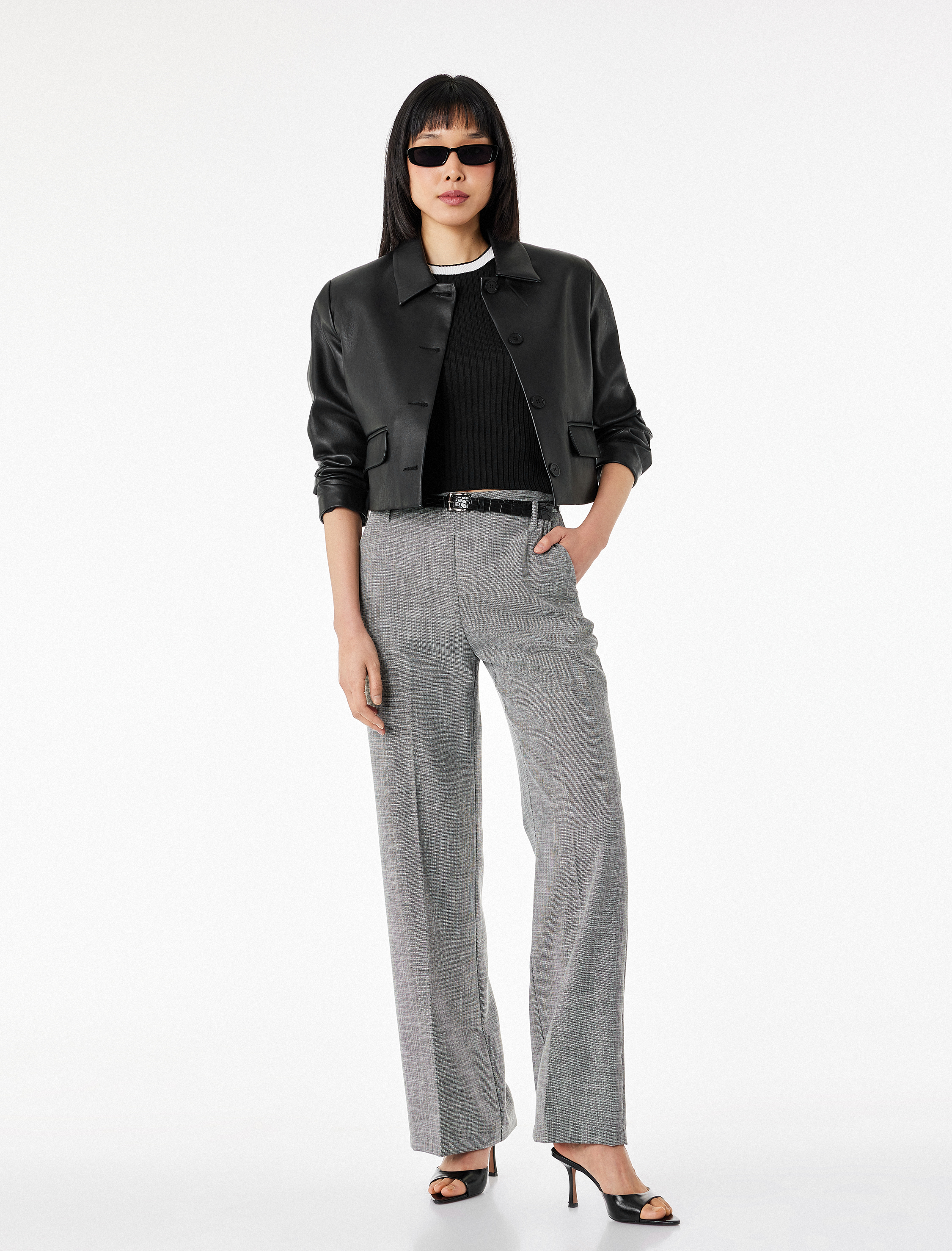 Cepli Kemerli Düz Geniş Paça Kumaş Pantolon