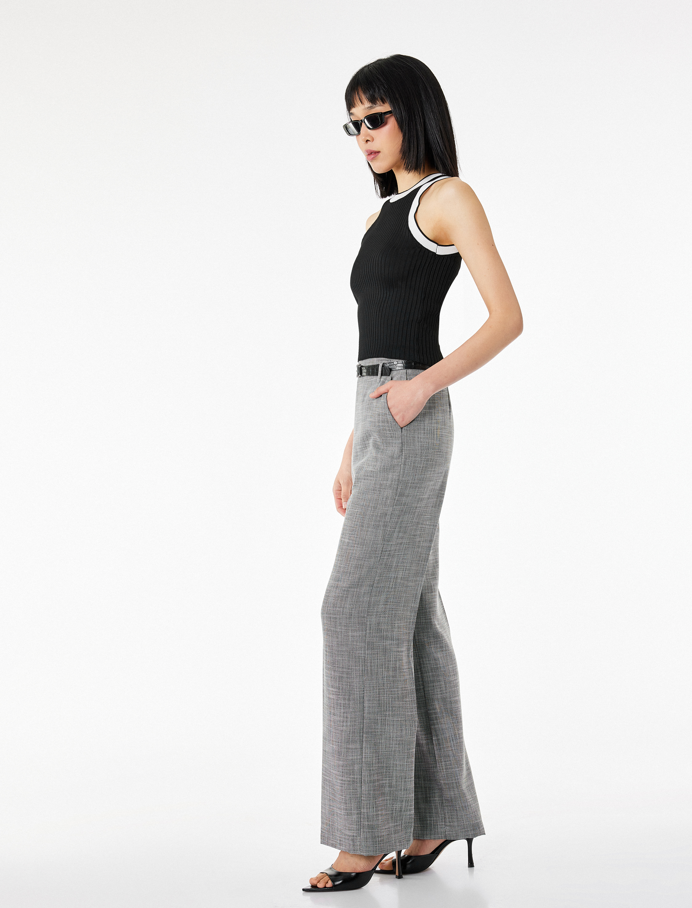 Cepli Kemerli Düz Geniş Paça Kumaş Pantolon - Görsel 2