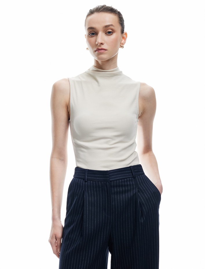  Pamuklu Slim Fit Dik Yaka Kolsuz Penye Bluz