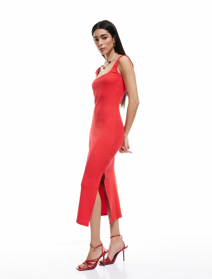  Koton X Sibil Çetinkaya - Pamuklu Yırtmaç Detaylı Slim Fit Kare Yaka Askılı Elbise