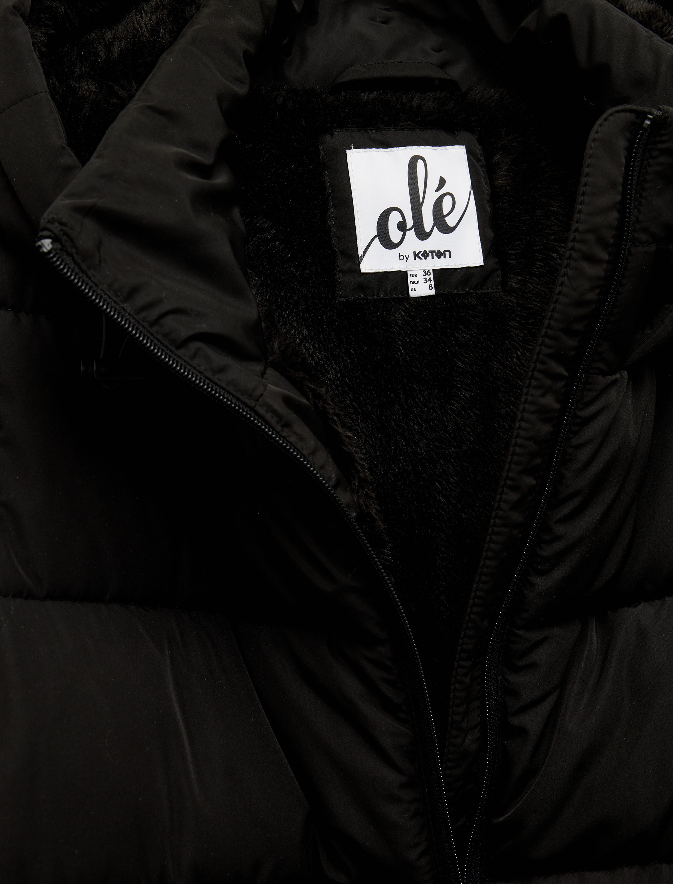   Kapüşonlu Uzun Kollu İçi Suni Kürklü Fermuarlı Cepli Şişme Mont