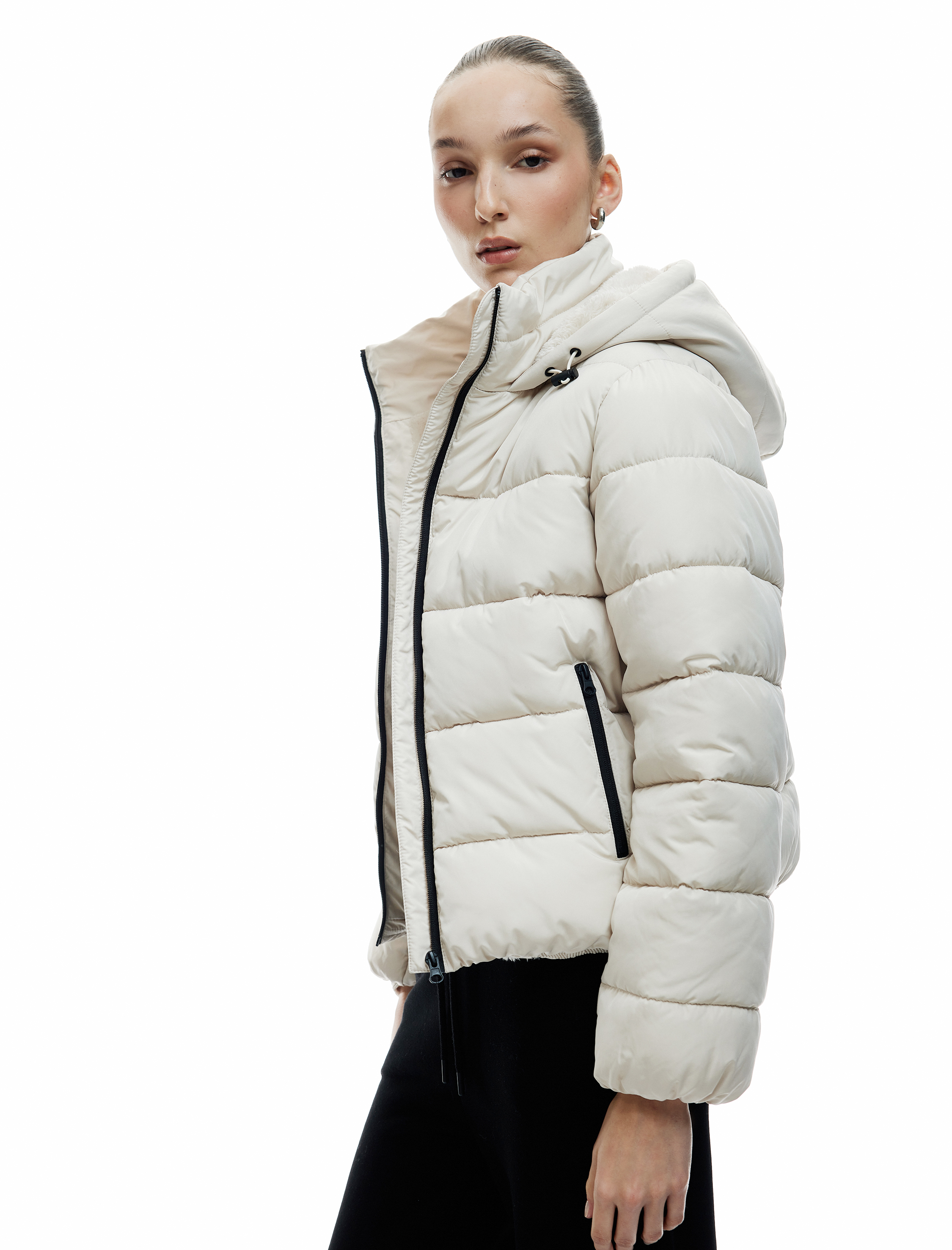   Kapüşonlu Uzun Kollu İçi Suni Kürklü Fermuarlı Cepli Şişme Mont