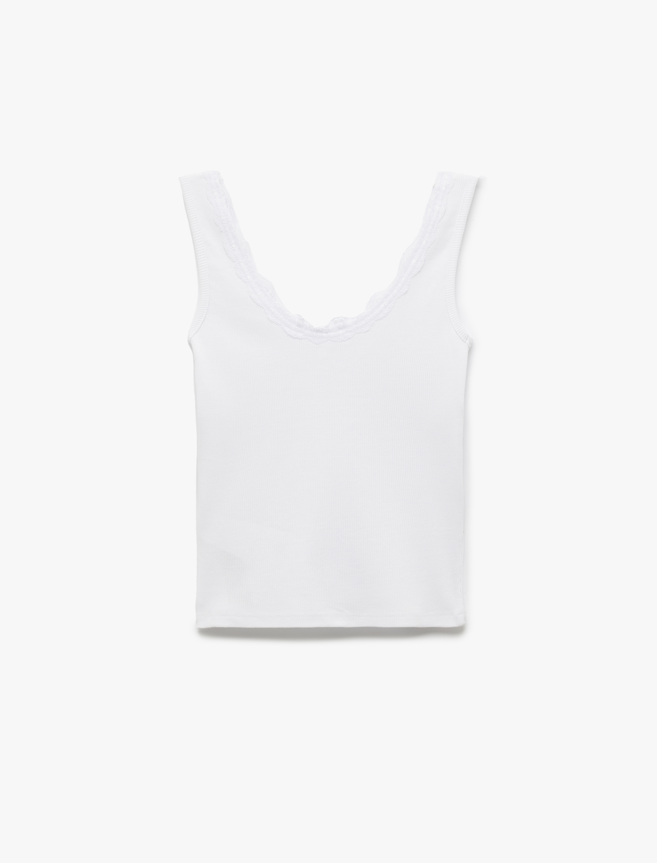   Dantel Detaylı Fiyonklu U Yaka Kolsuz Slim Fit Bluz