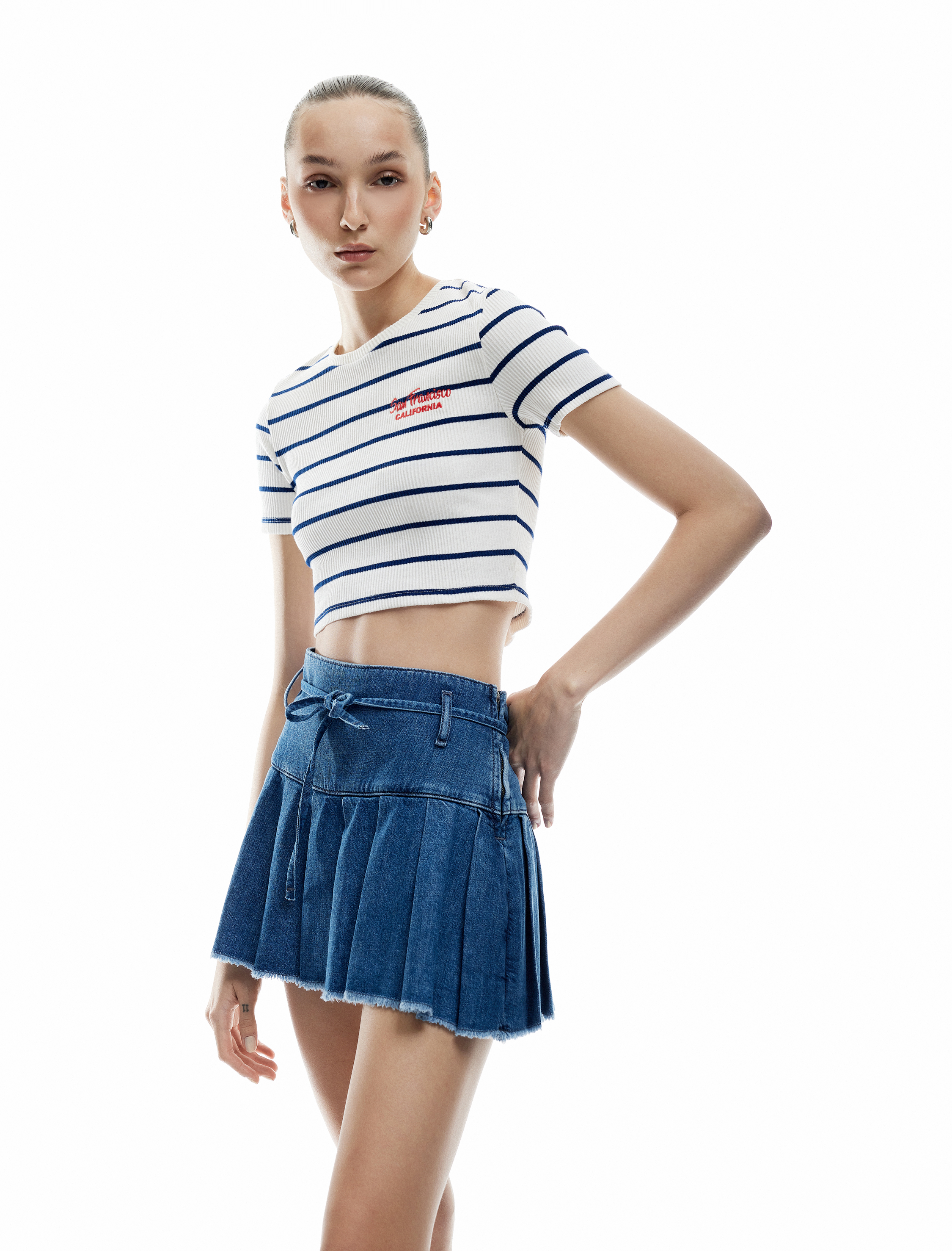   Pamuklu Kemer Detaylı Pileli Denim Mini Şort Etek