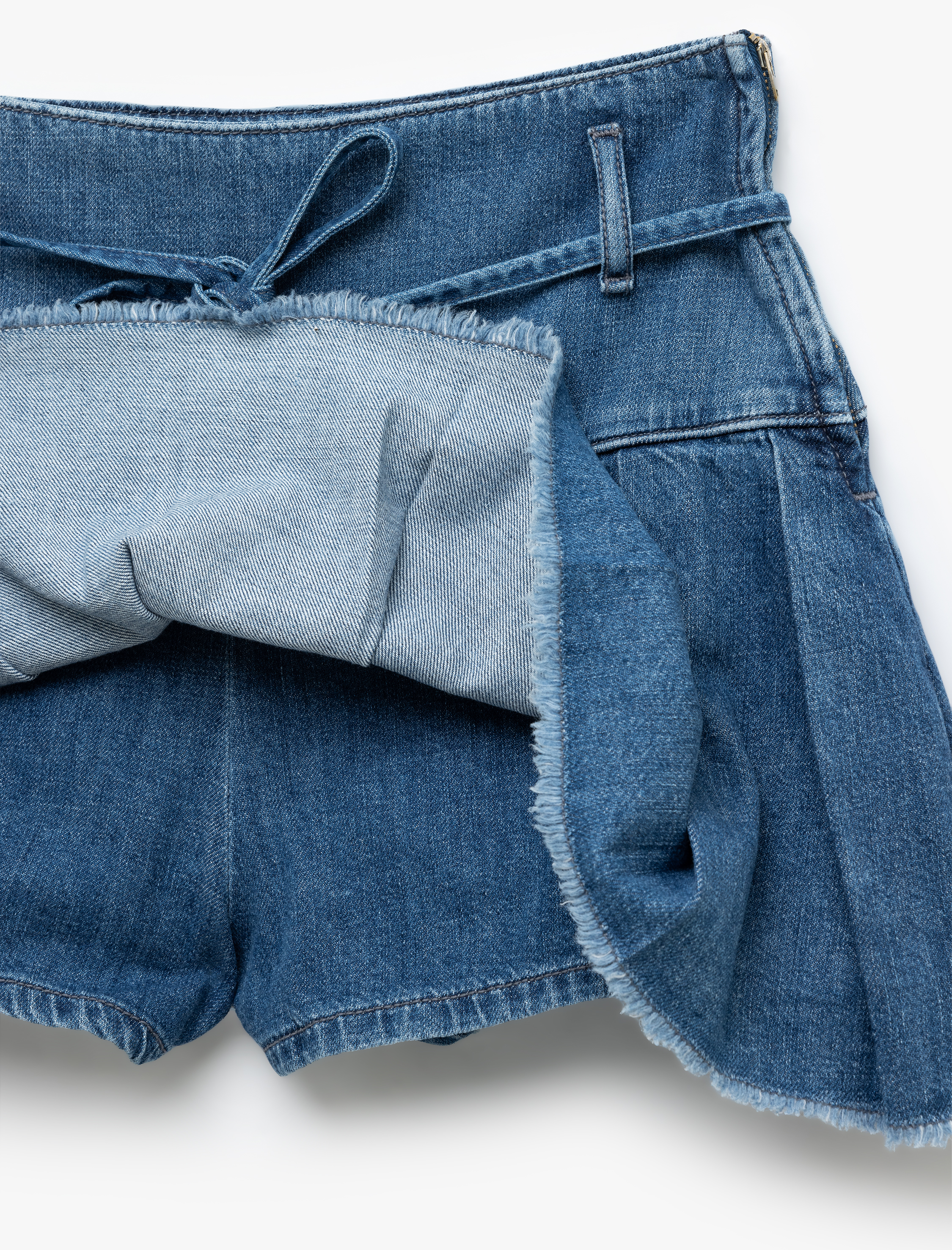   Pamuklu Kemer Detaylı Pileli Denim Mini Şort Etek