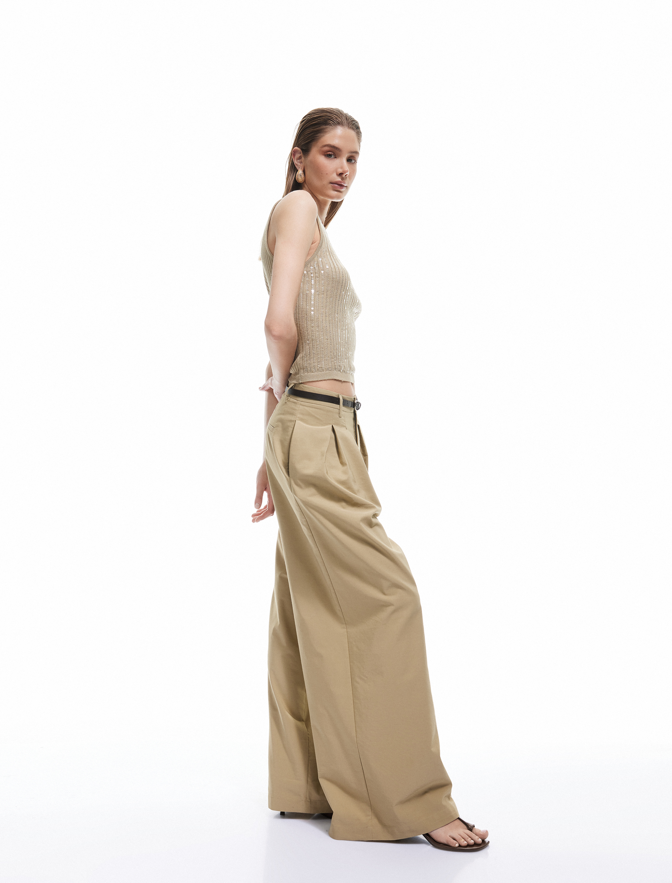   Kemerli Pile Detaylı Geniş Paça Kumaş Pantolon