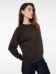 Uzun Kollu Bisiklet Yaka Çiçekli Boncuk Nakış Detaylı Oversize Sweatshirt