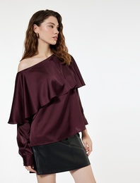 Uzun Kollu Kayık Yaka Asimetrik Kesim Saten Bluz