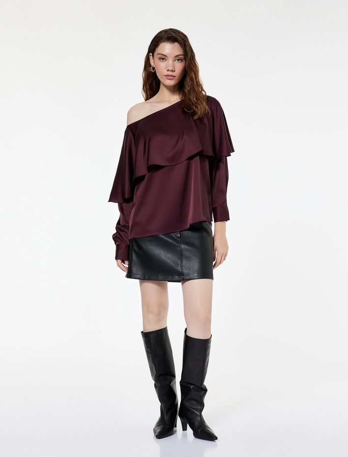  Uzun Kollu Kayık Yaka Asimetrik Kesim Saten Bluz