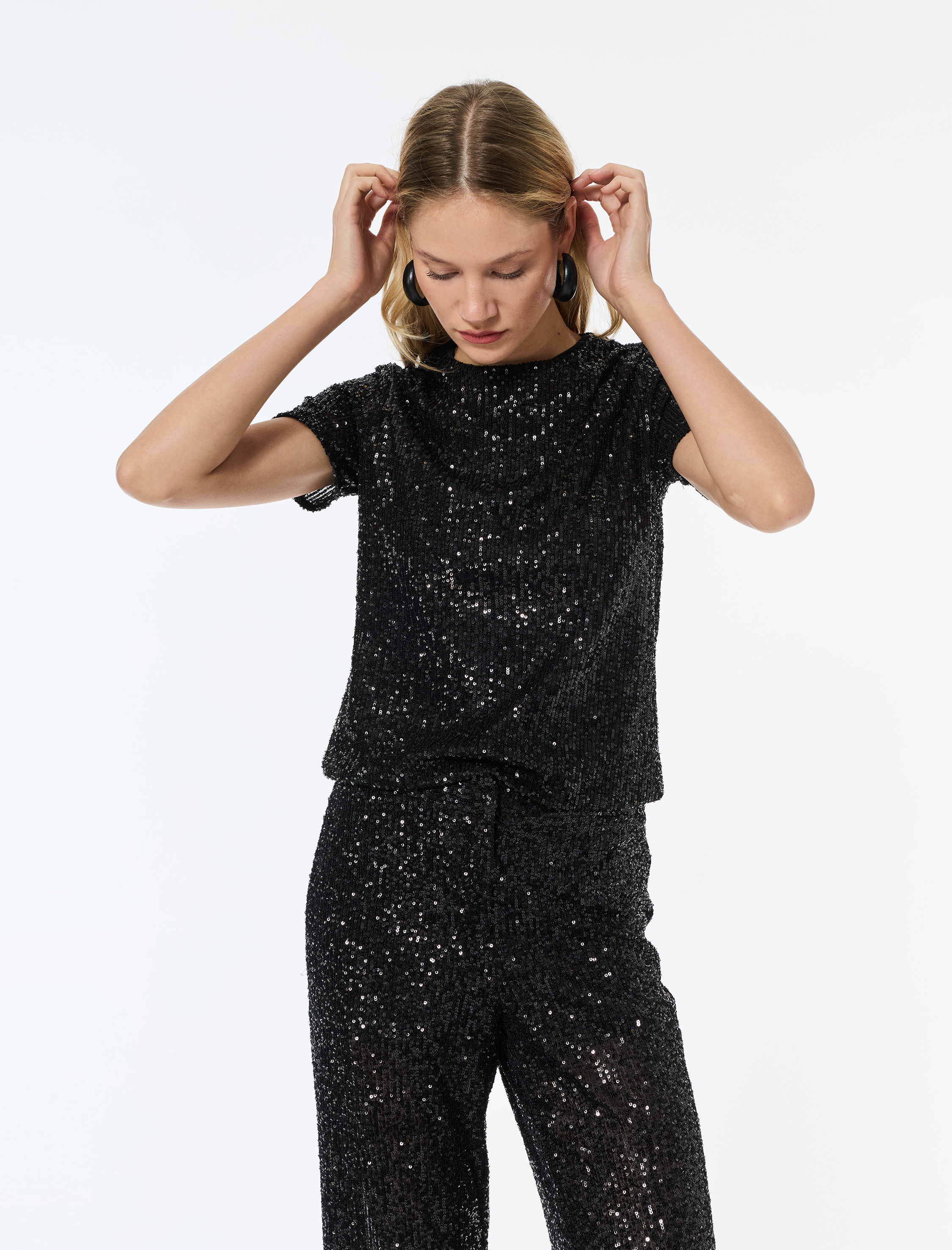   Kısa Kollu Bisiklet Yaka Pullu Payetli Abiye Bluz