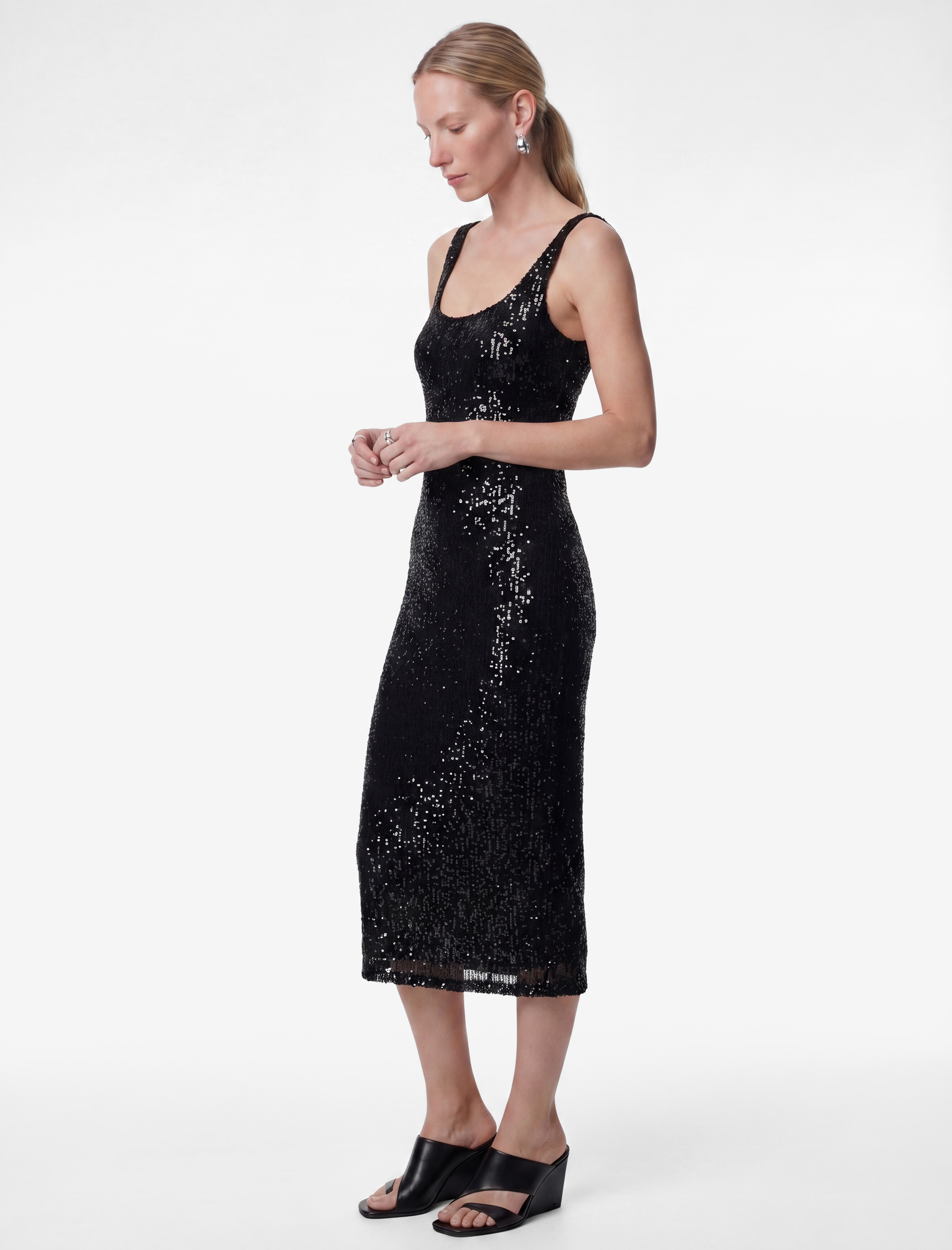   Pullu Payetli Kolsuz U Yaka Midi Slim Fit Abiye Elbise