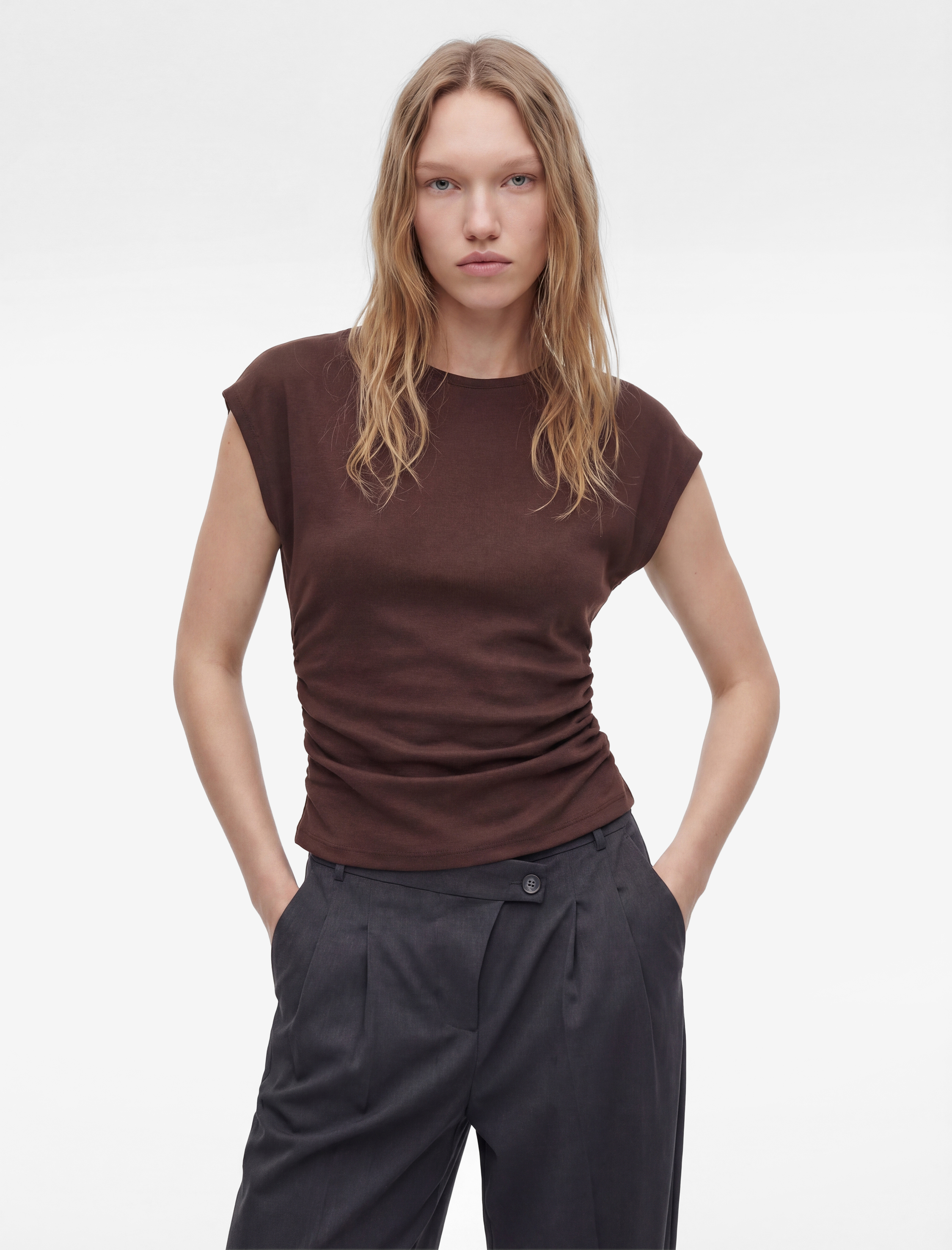 Slim Fit Kısa Kollu Bisiklet Yaka Büzgülü Tişört - Görsel 2