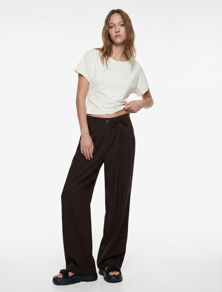  Beli Bağcıklı Cep Detaylı Geniş Paça Kumaş Pantolon