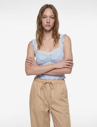 Geniş Yaka Kolsuz Fırfırlı Gipeli Crop Bluz