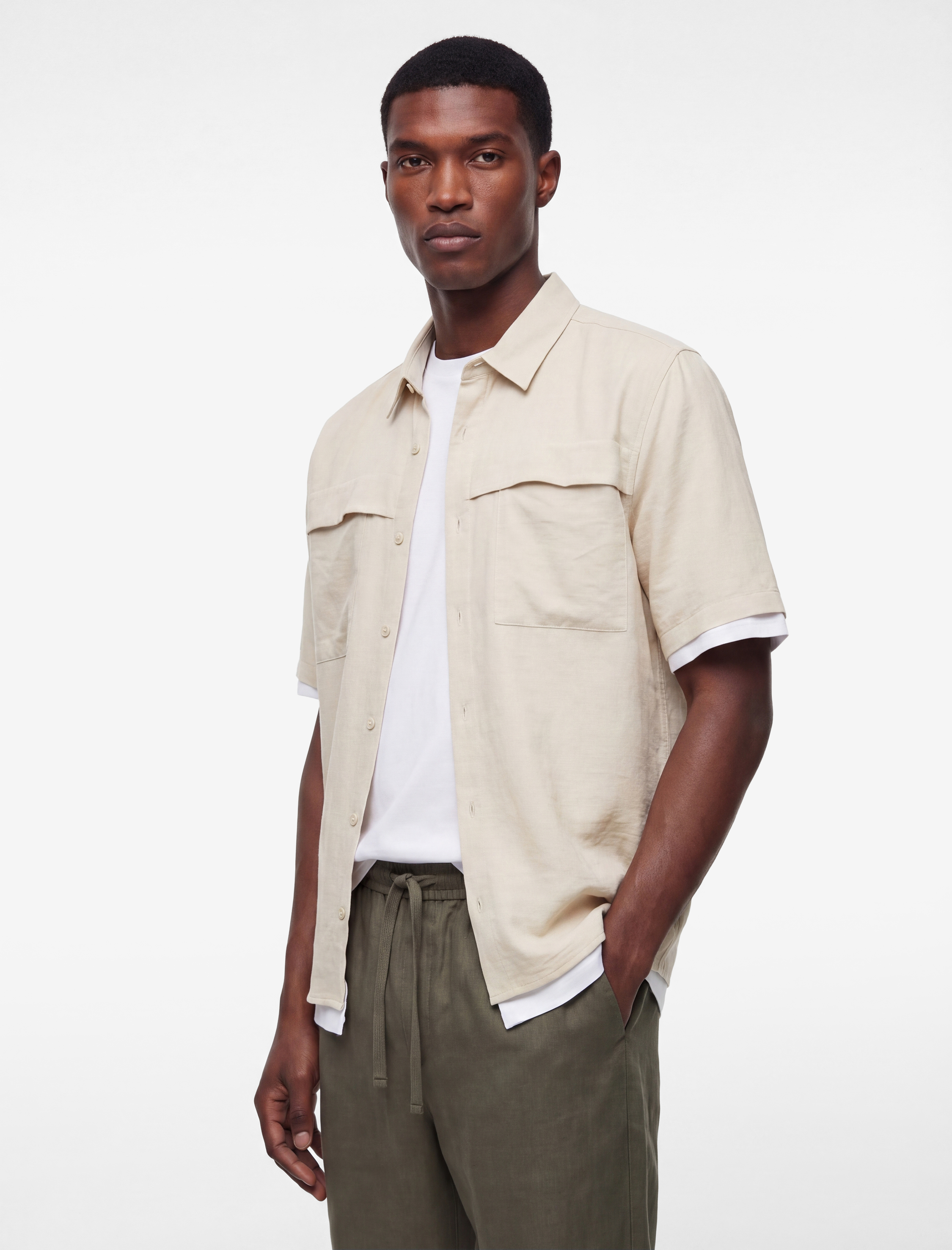   Kısa Kollu Klasik Yaka Viskon Karışımlı Cepli Oversize Gömlek