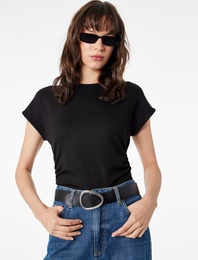 Slim Fit Kısa Kollu Bisiklet Yaka Büzgülü Tişört