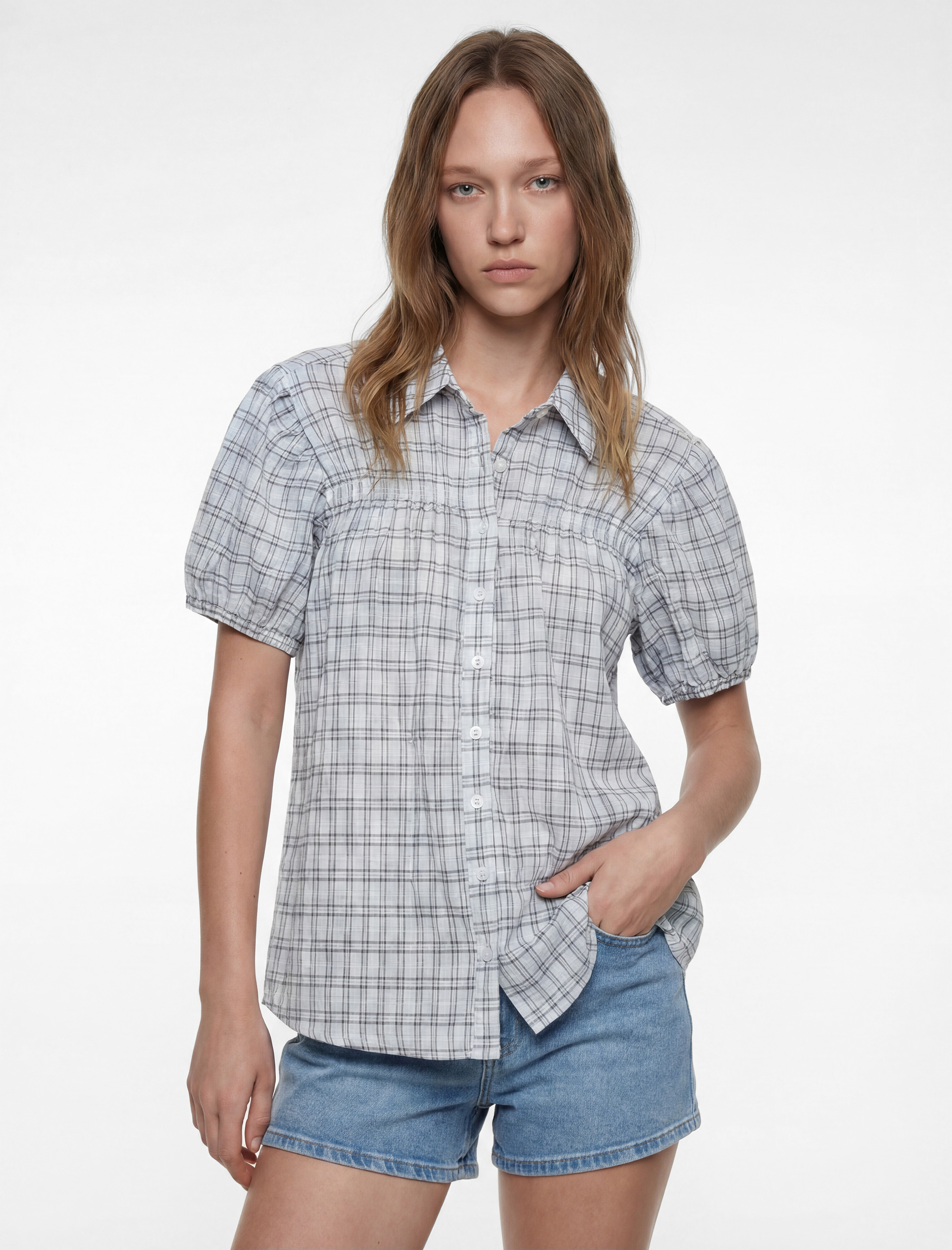 Gofre Kumaş Düğmeli Kısa Kollu Klasik Yaka Slim Fit Kareli Gömlek