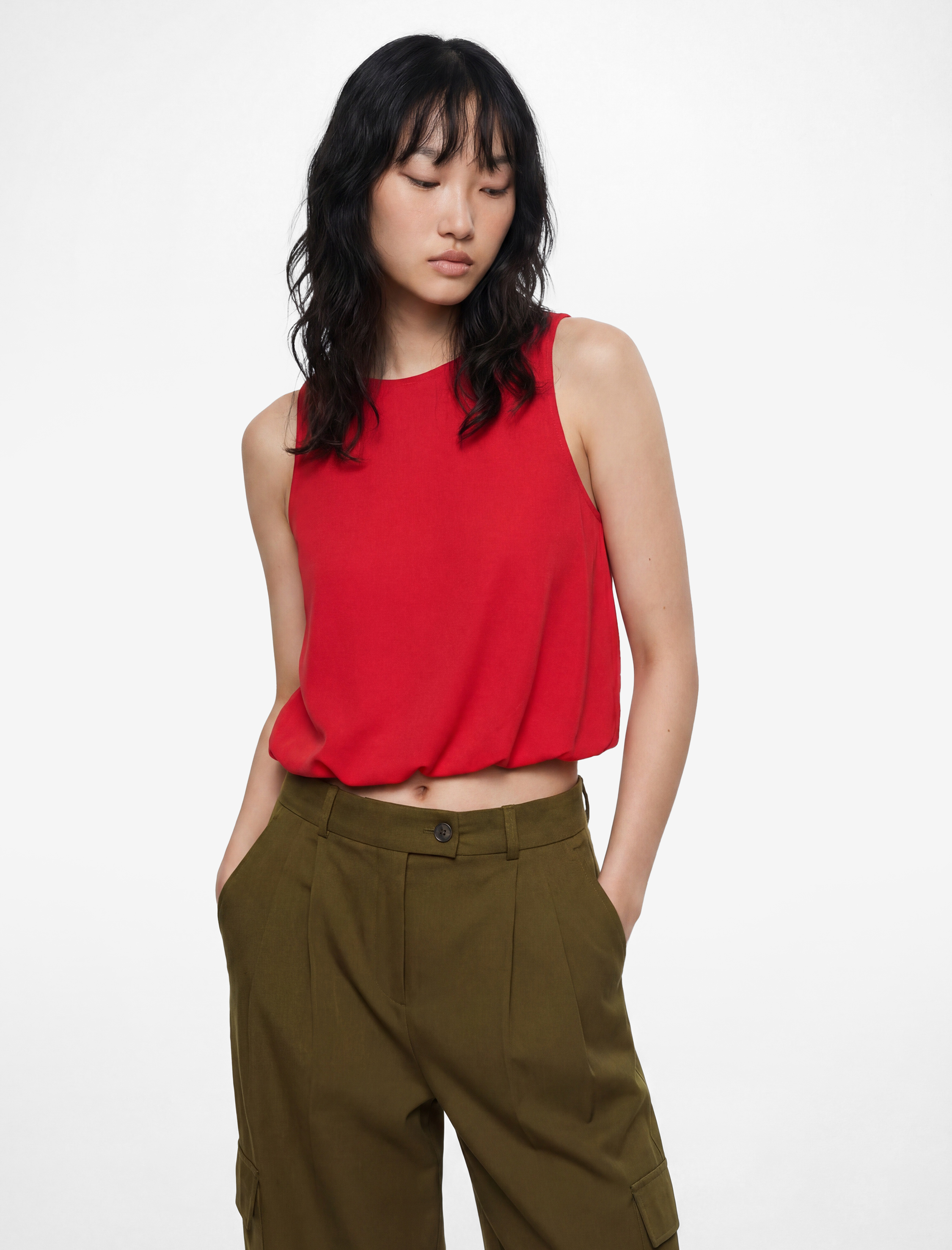   Slim Fit Krep Kumaş Bisiklet Yaka Kolsuz Bluz