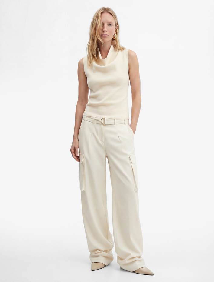  Dik Dökümlü Yaka Viskon Triko Kolsuz Bluz