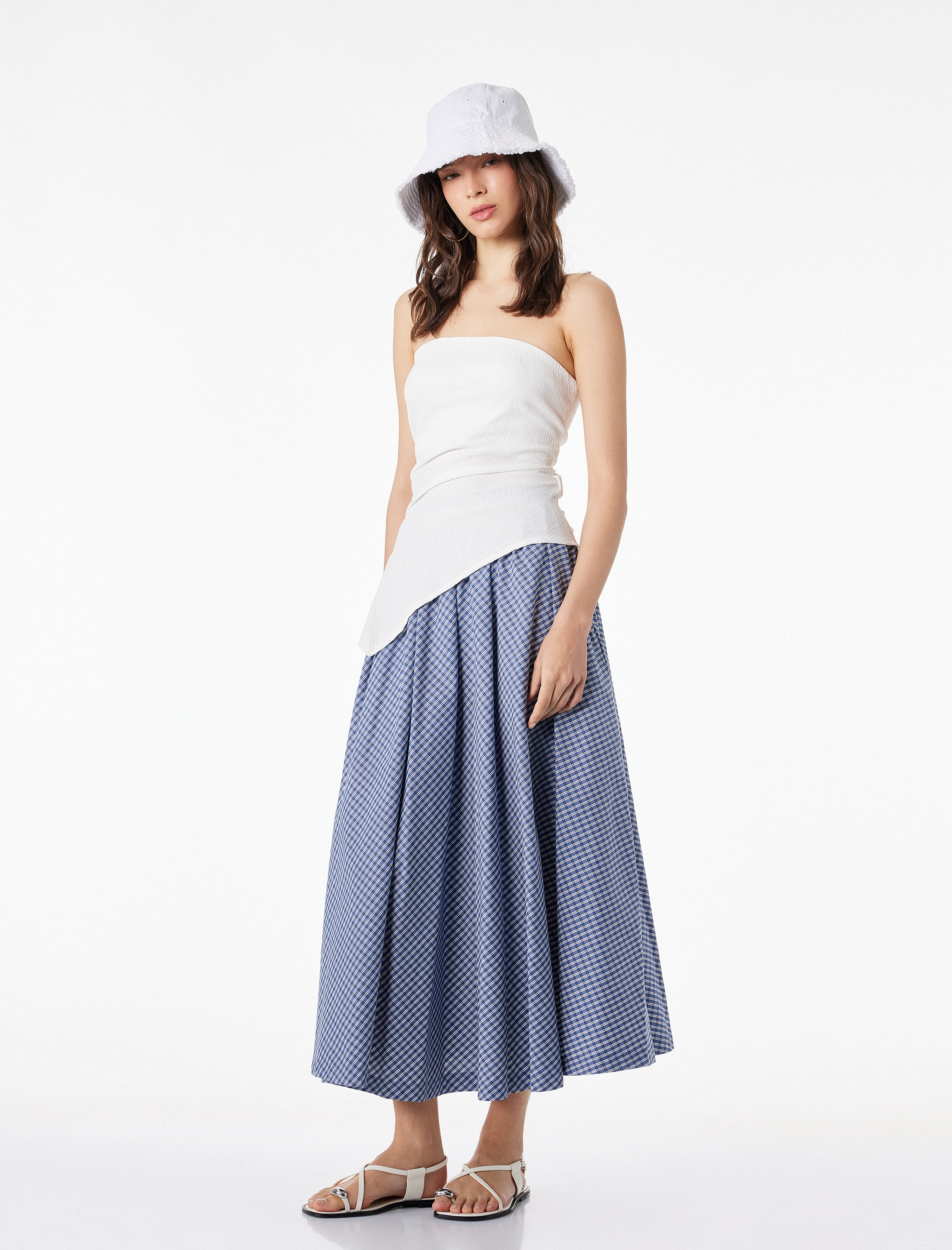   Asimetrik Kesim Slim Fit Kolsuz Straplez Yaka Büstiyer