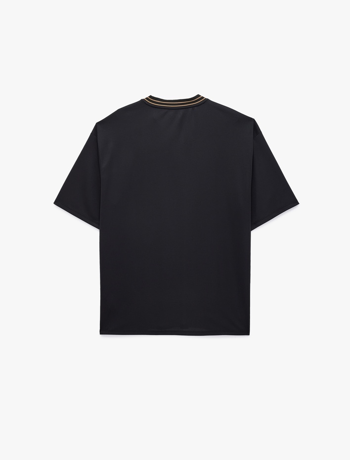  V Yaka Kısa Kollu Oversize Baskılı Spor Tişört