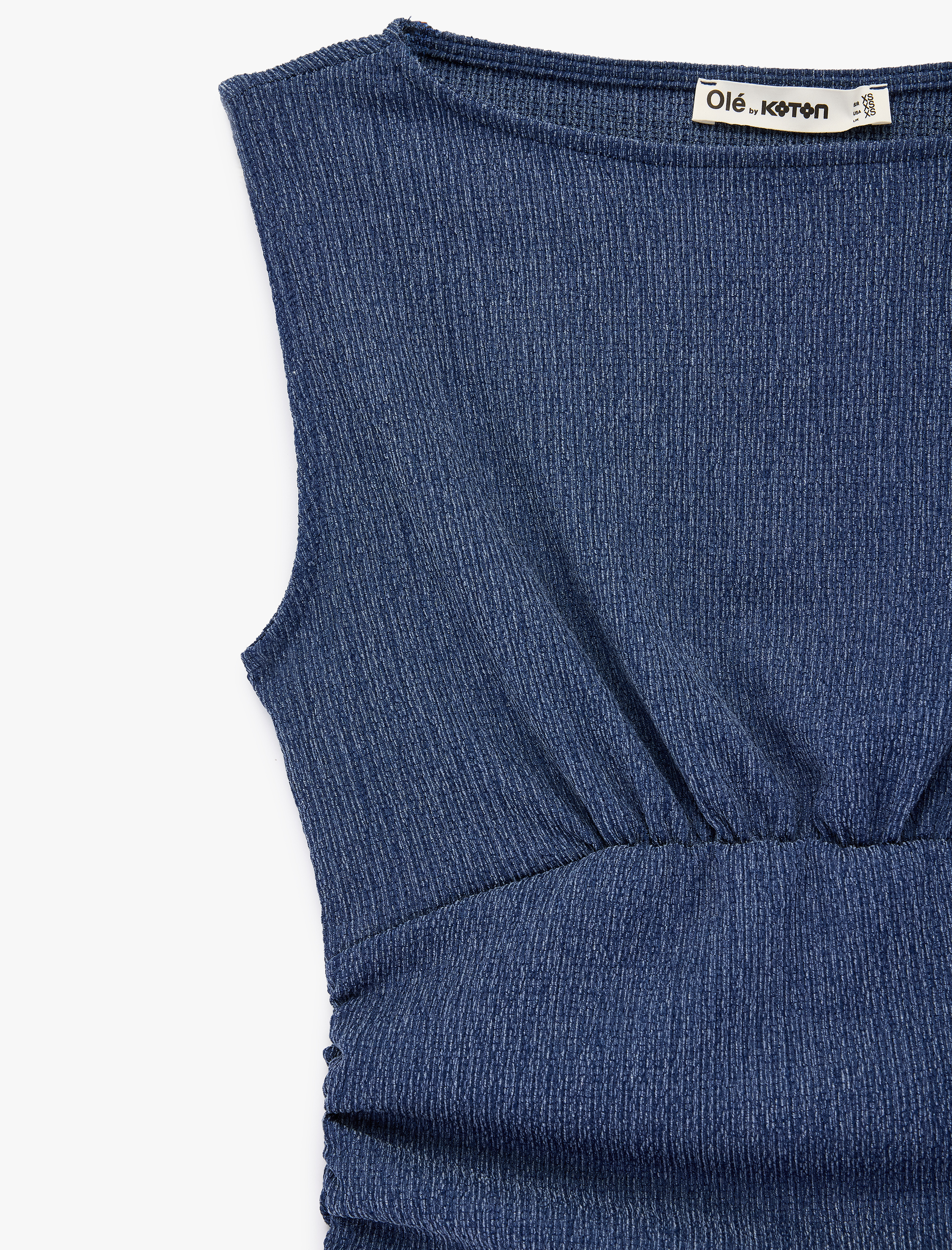   Büzgülü Kayık Yaka Slim Fit Bürümcük Kolsuz Bluz