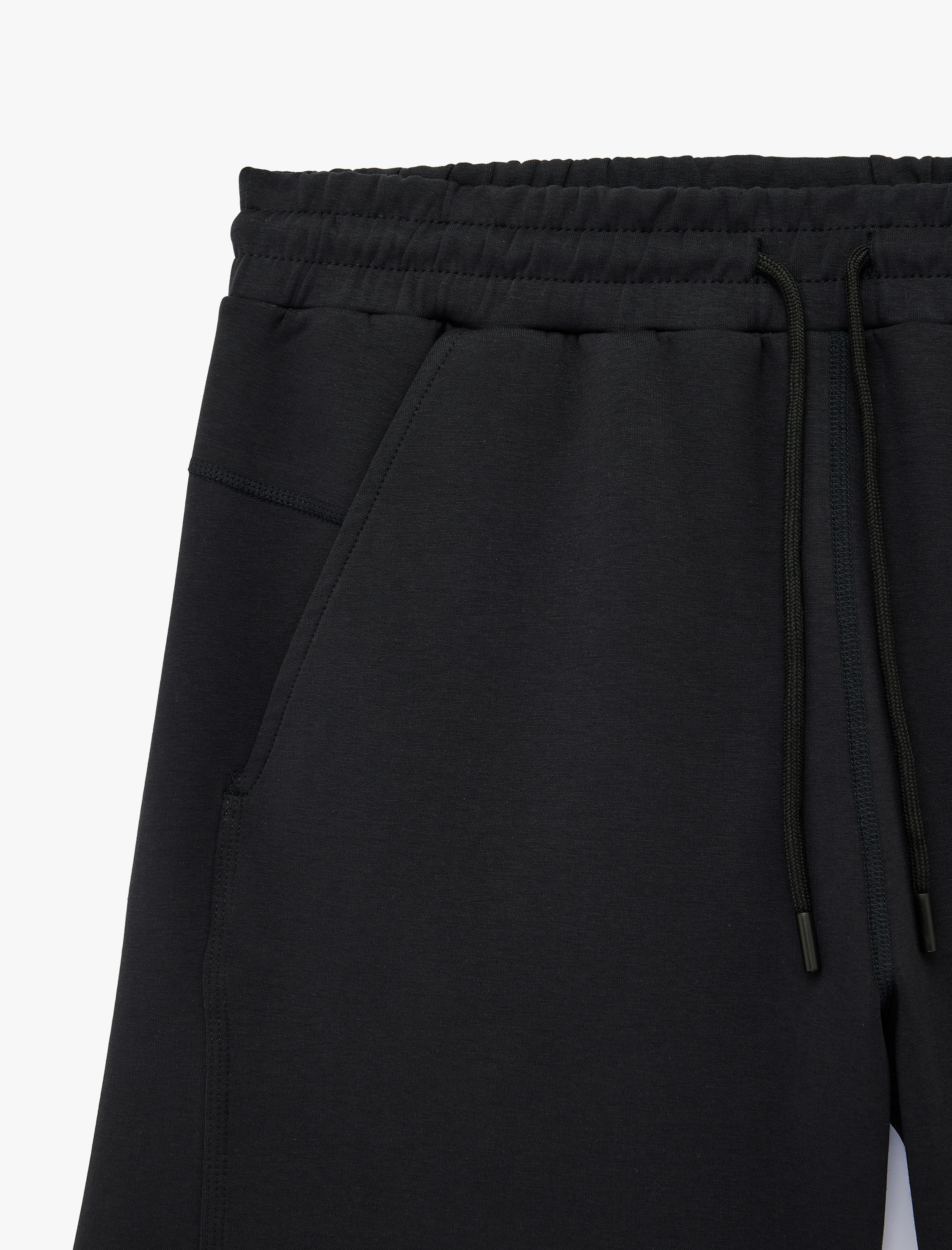   Rahat Kalıp Cepli Bermuda Beli Bağcıklı Spor Şort