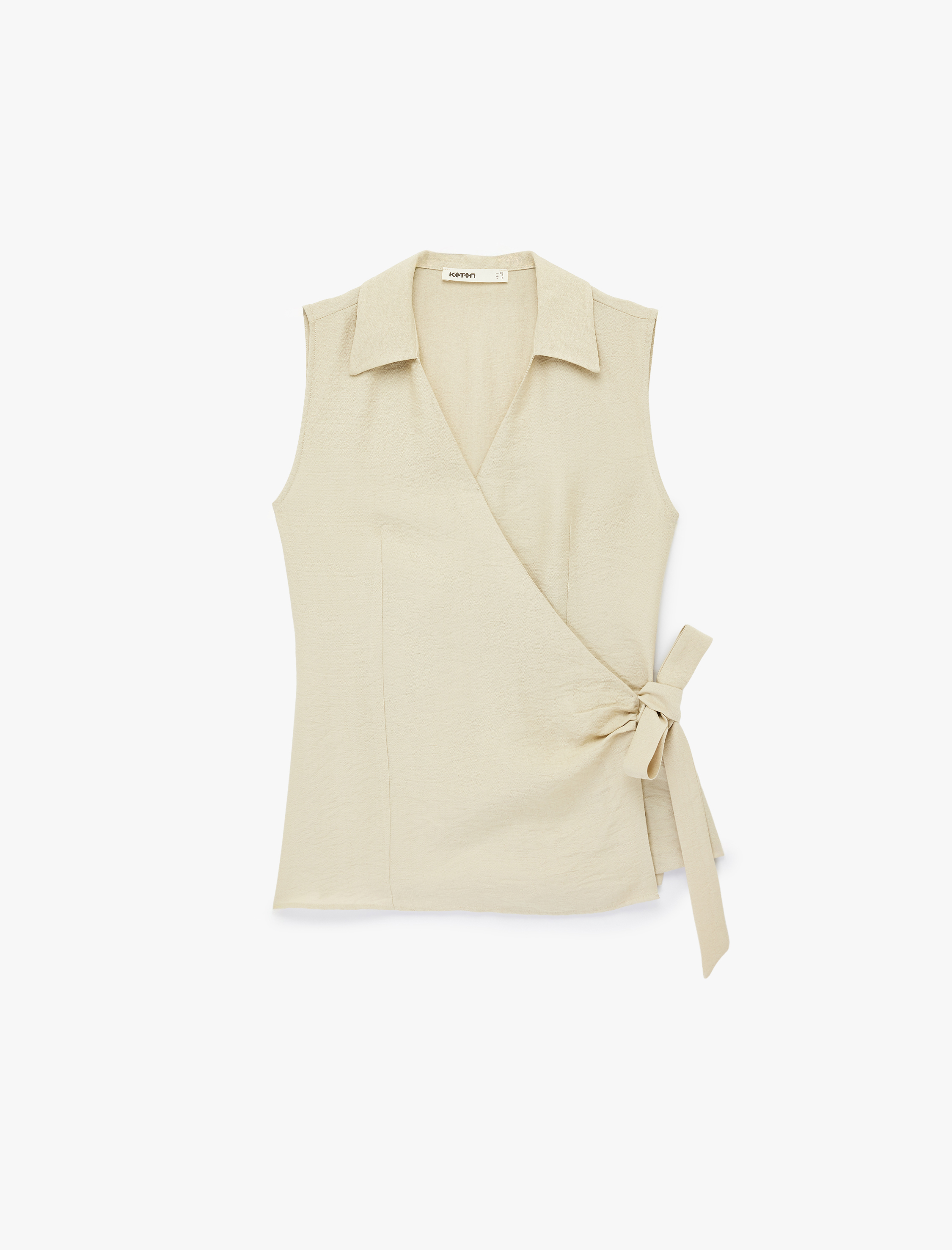   Fiyonk Bağlama Detaylı Gömlek Yaka Kolsuz Kruvaze Bluz