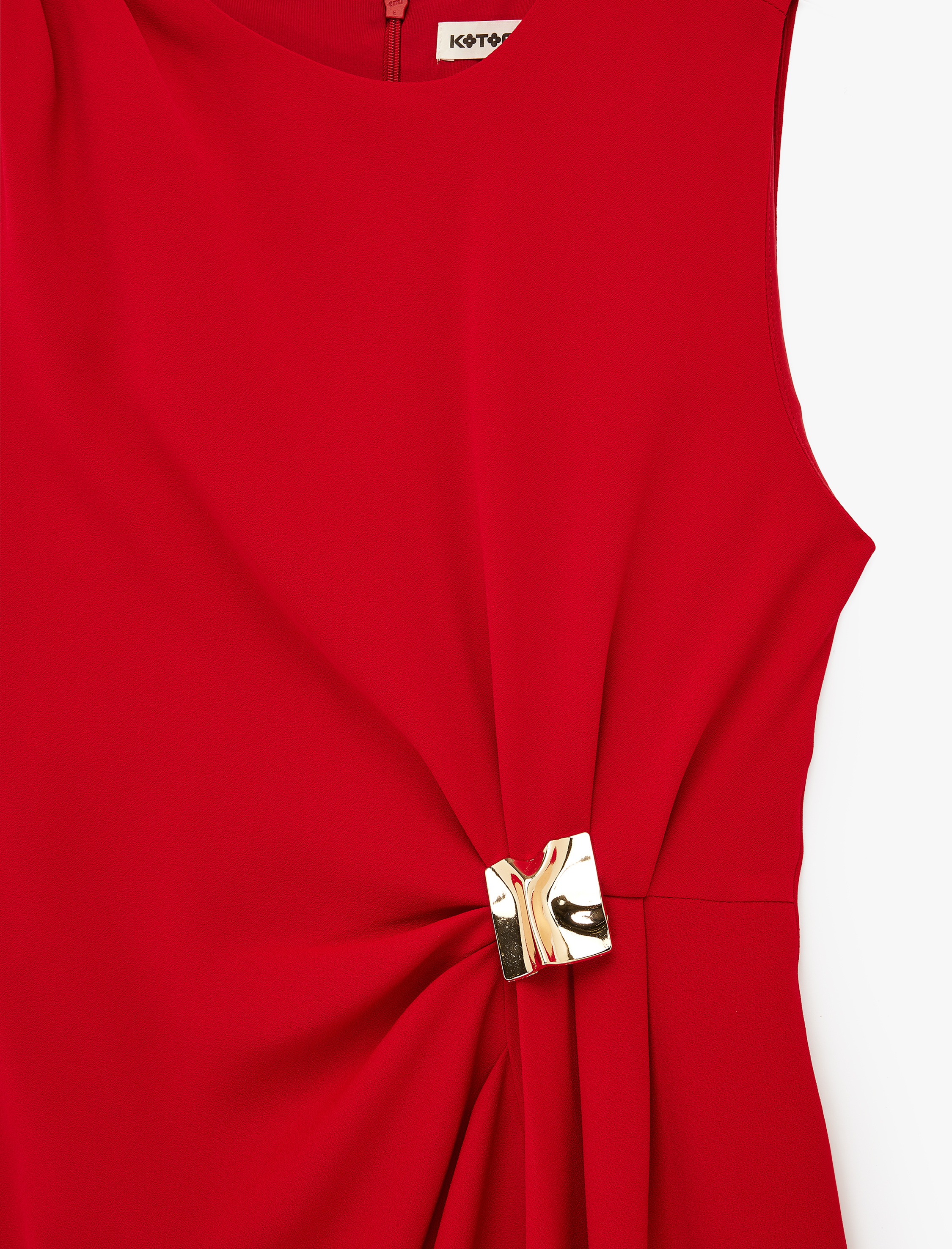   Krep Kumaş Aksesuarlı Drapeli Kolsuz Bisiklet Yaka Uzun Elbise