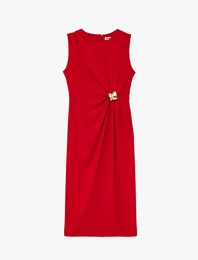 Krep Kumaş Aksesuarlı Drapeli Kolsuz Bisiklet Yaka Uzun Elbise