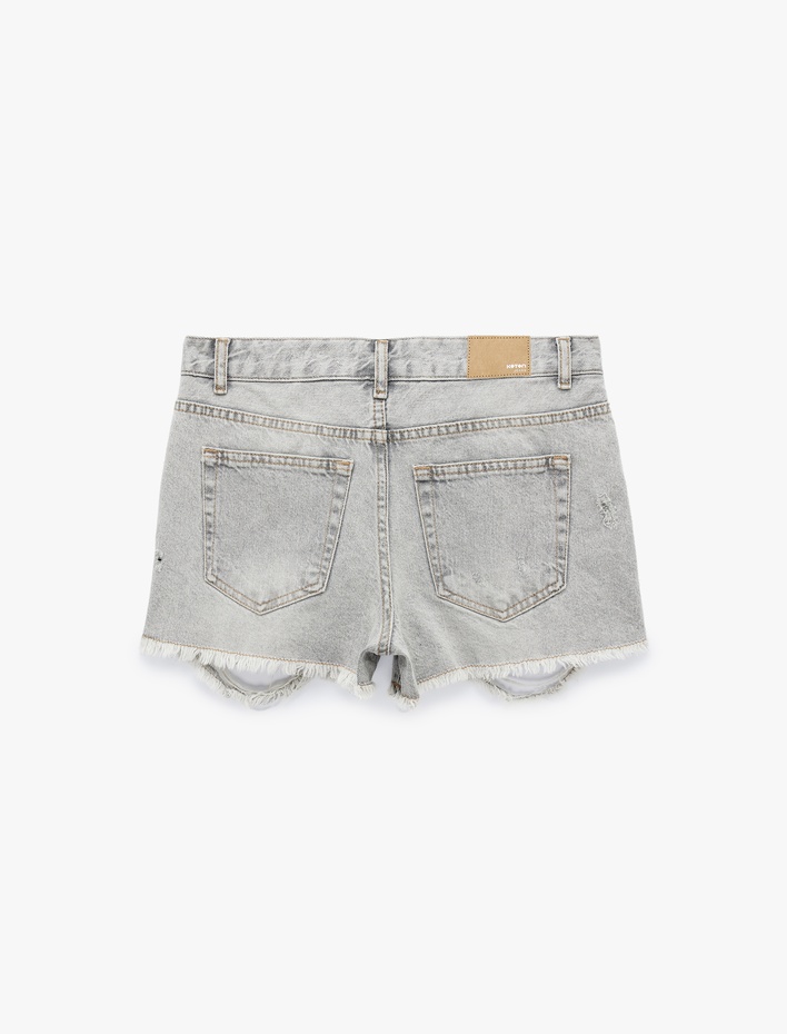  Pamuklu Rahat Kalıp Yıpratma Detaylı Mini Denim Şort