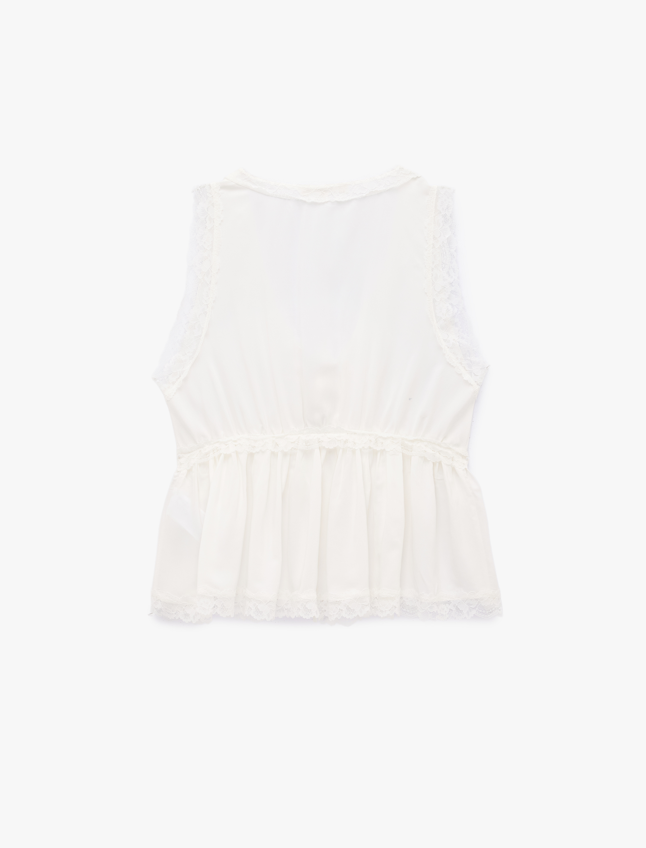   Önden Bağlamalı Fiyonklu Dantel Detaylı V Yaka Kolsuz Bluz