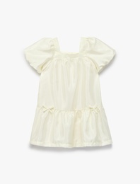 Kare Yaka Fırfırlı Fiyonk Detaylı Kısa Kollu Elbise