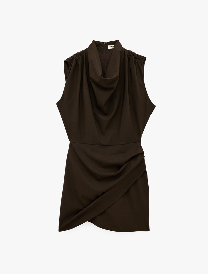  Viskon Karışımlı Drapeli Kolsuz Degaje Yaka Mini Elbise