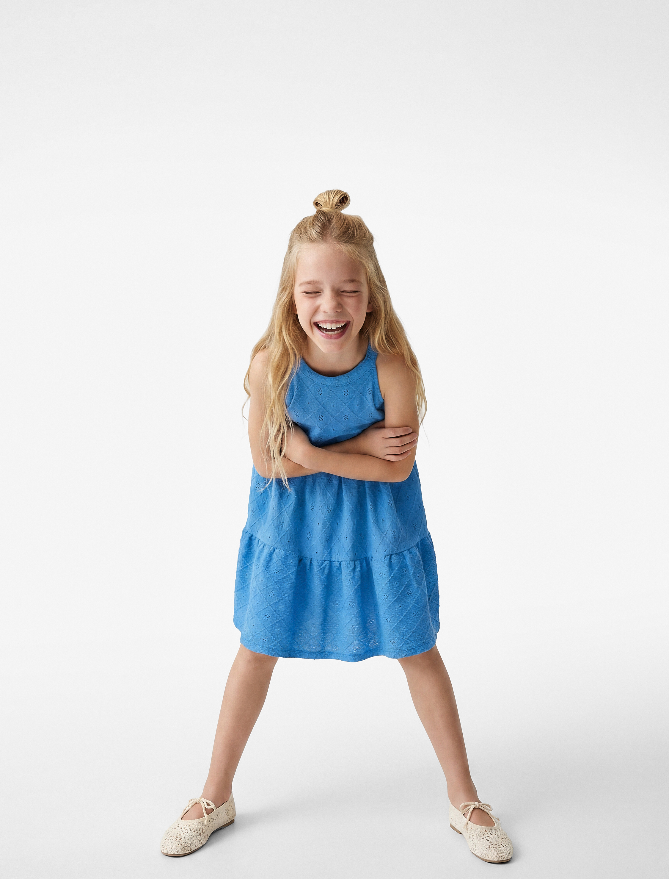  Kız Çocuk Brodeli Katlı Kolsuz Halter Yaka Elbise