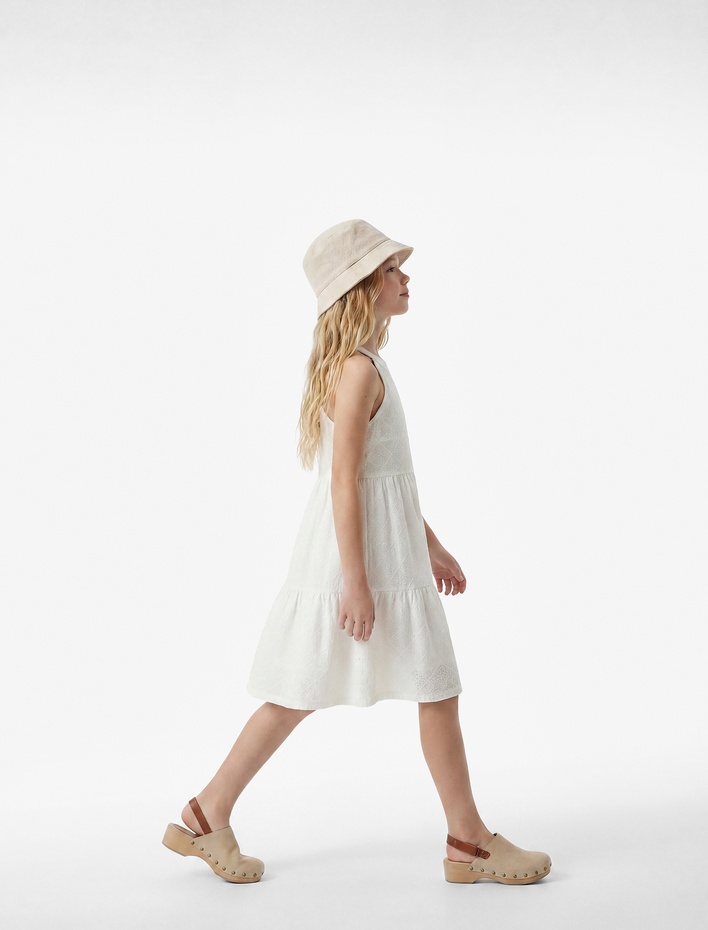 Kız Çocuk Brodeli Katlı Kolsuz Halter Yaka Elbise