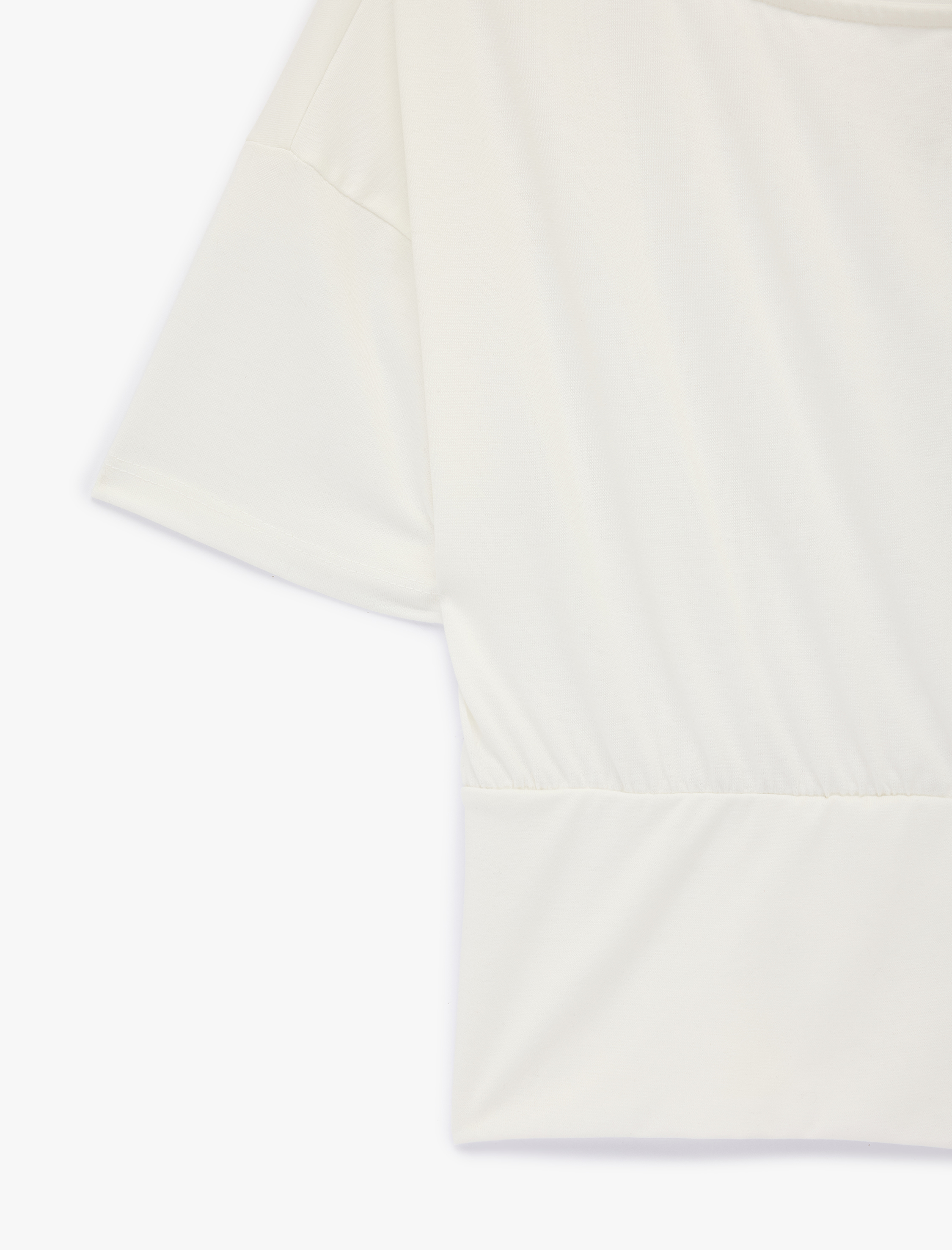   Kısa Kollu Viskon Karışımlı Kayık Yaka Crop Tişört