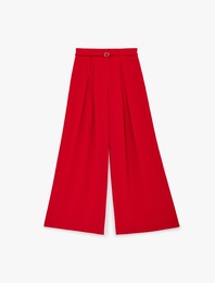 Krep Kumaş Pile Detaylı Geniş Paça Kemerli Palazzo Pantolon