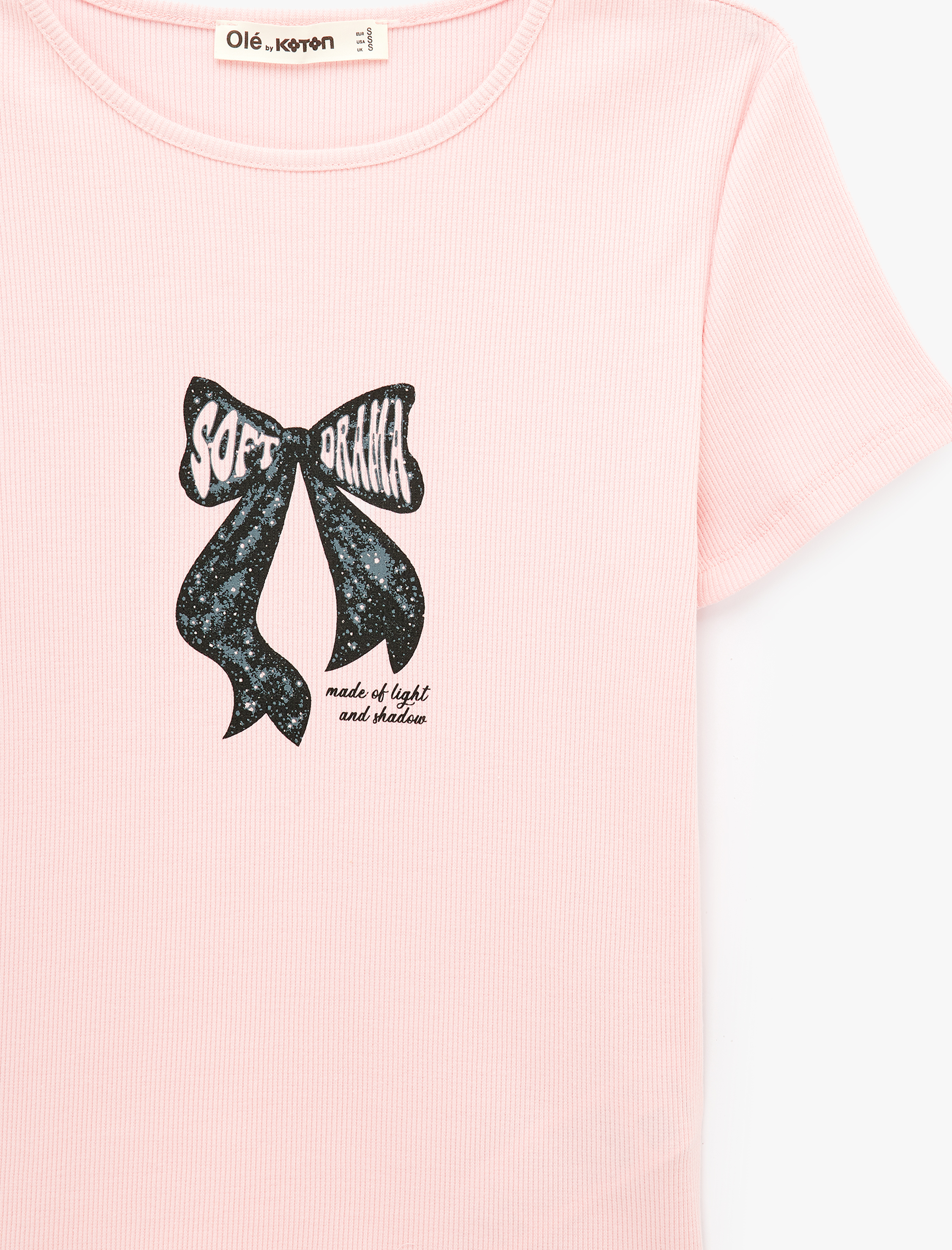   Slim Fit Bisiklet Yaka Kısa Kollu Fiyonk Baskılı Tişört
